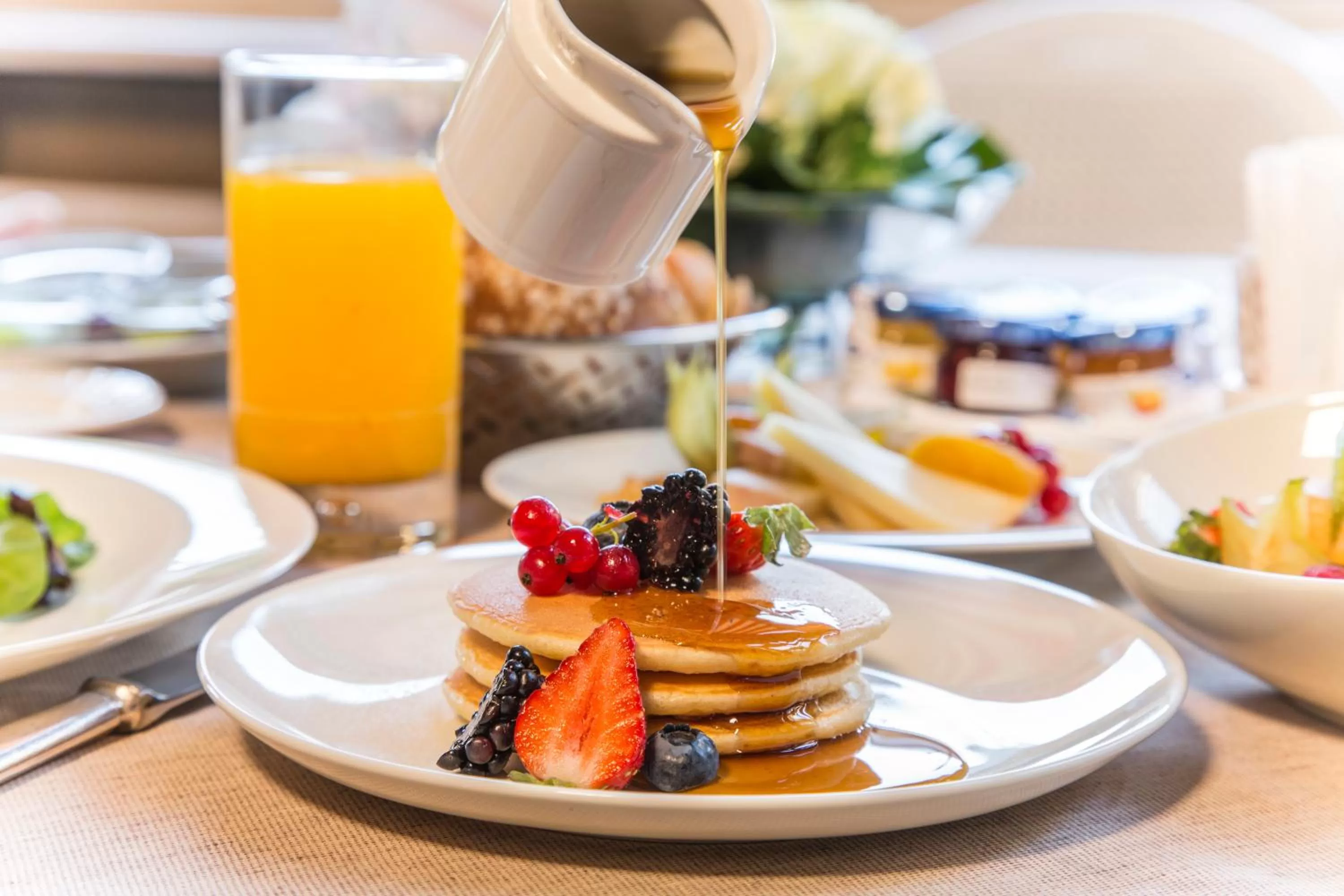 Continental breakfast in Grand Hotel Villa Castagnola