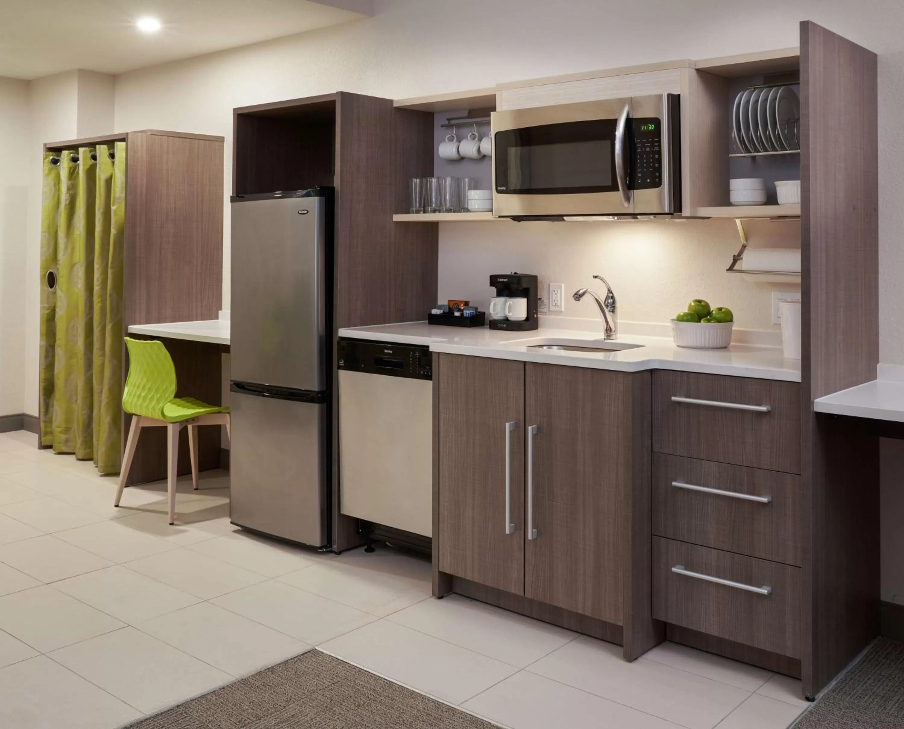 Kitchen or kitchenette in Home2 Suites By Hilton Ft. Lauderdale Downtown, Fl