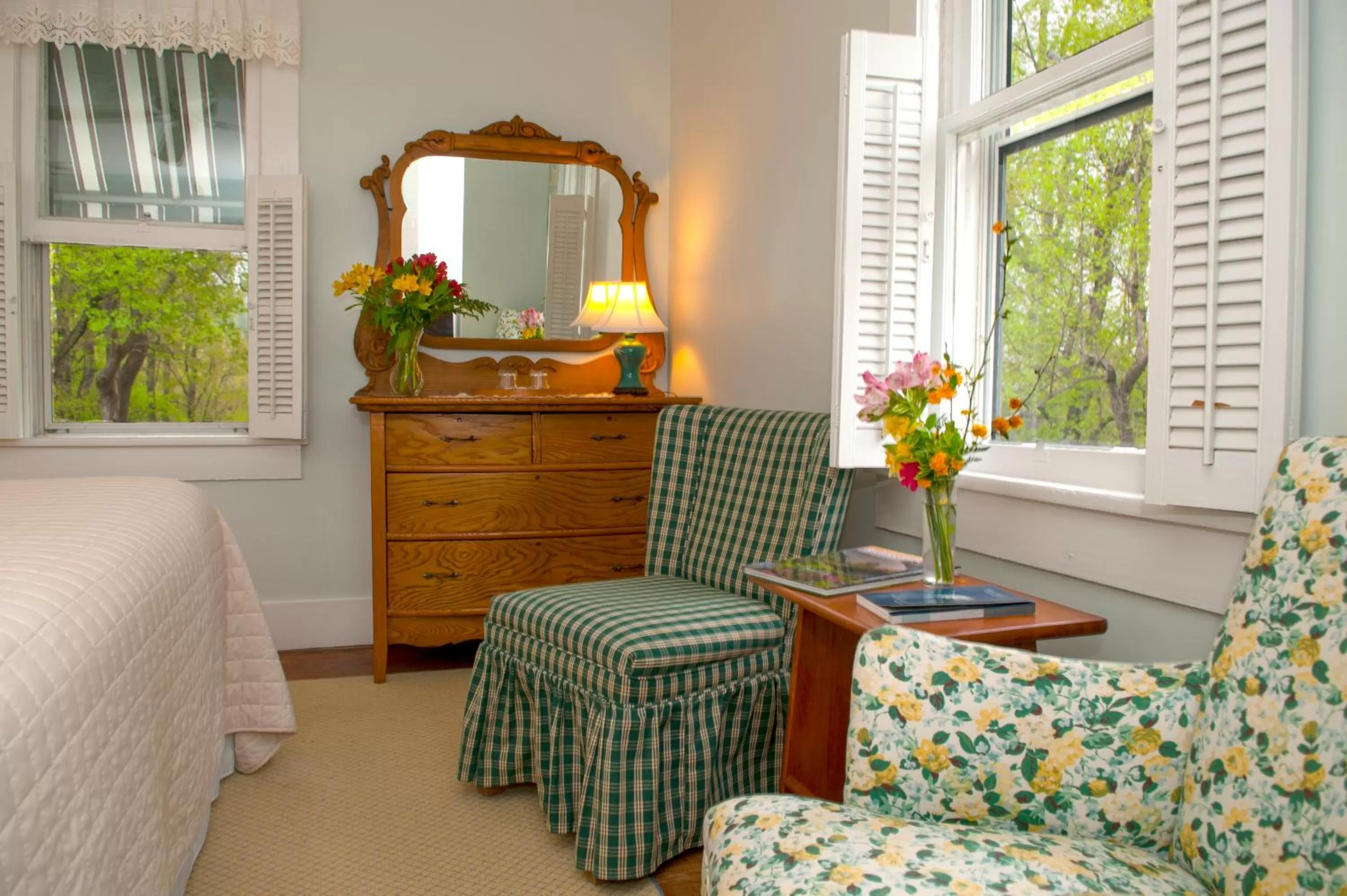 Lounge/Bar in Orchard Inn