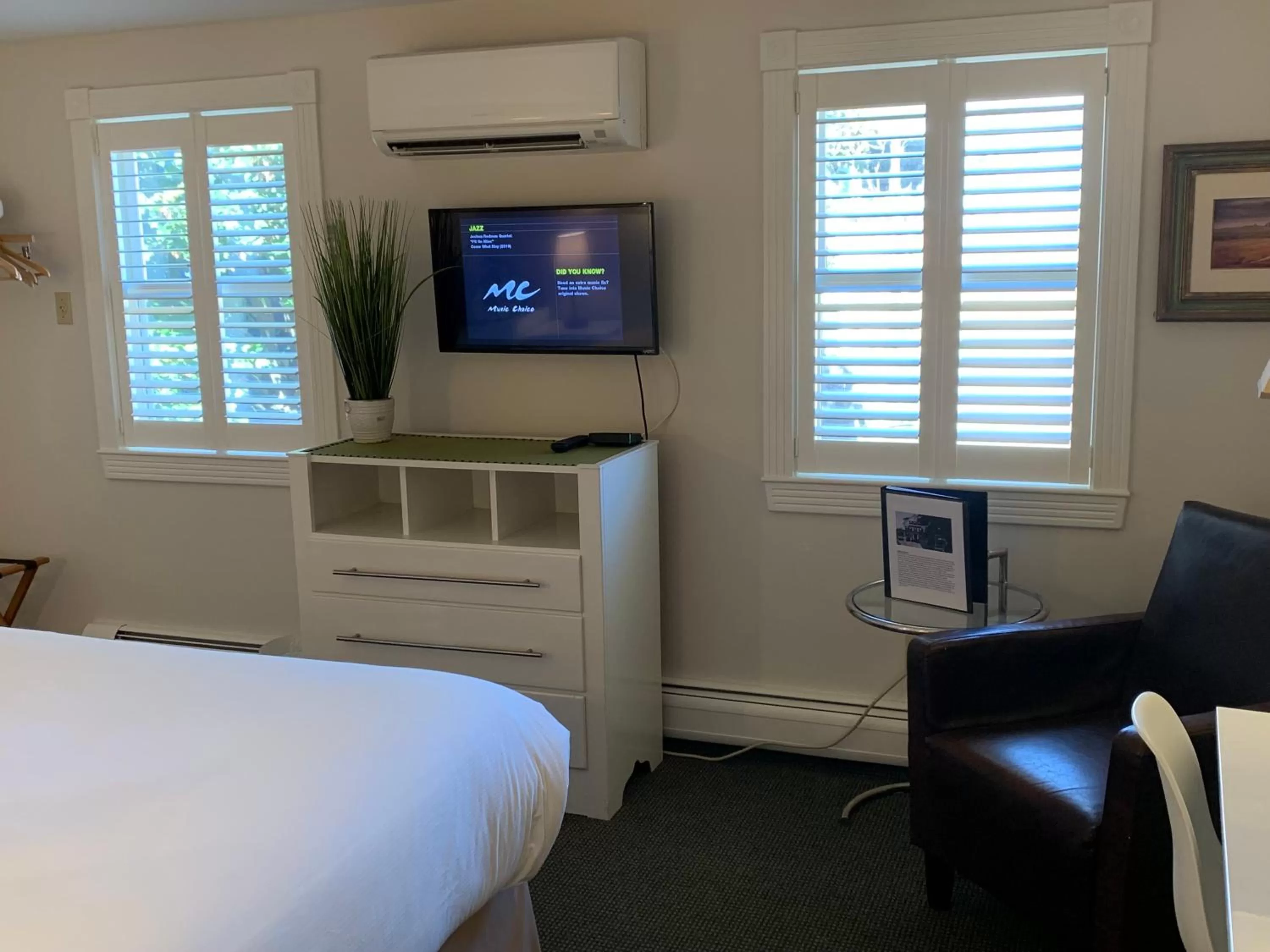 Seating area, Bed in Pilgrim House