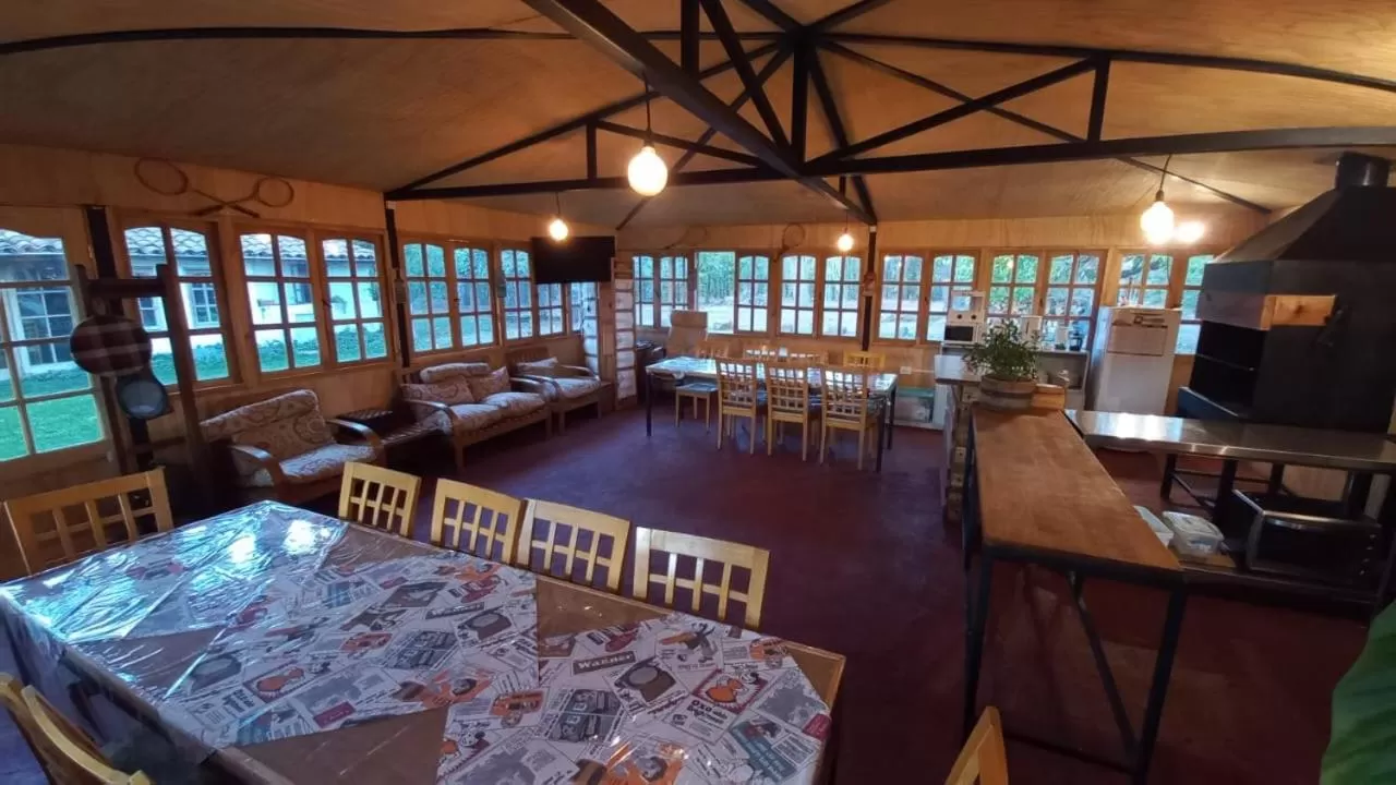 Restaurant/Places to Eat in La Casa de Adobe Natural y Más