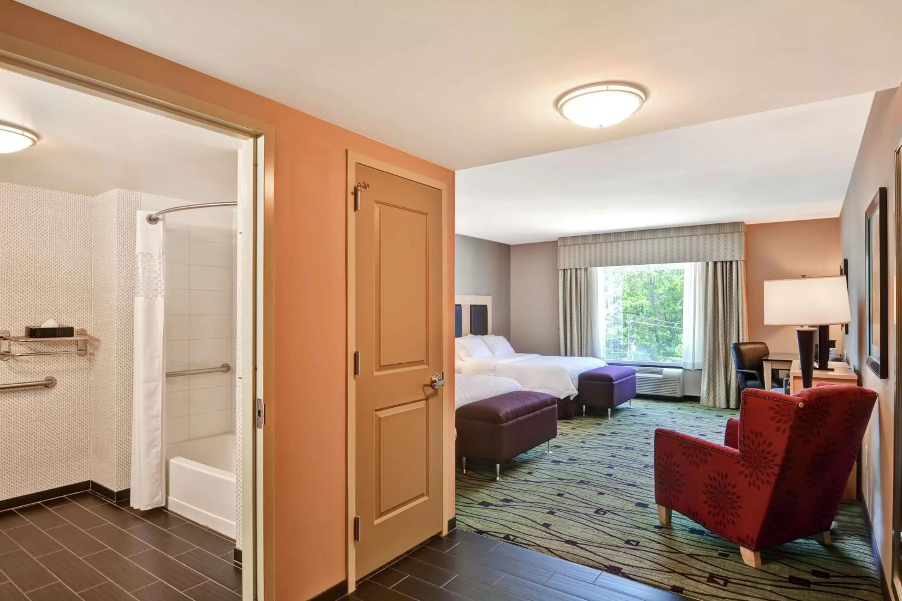 Bed in Hampton Inn & Suites Crabtree