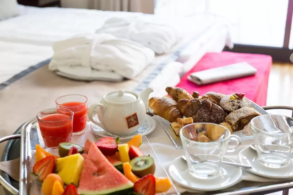 Food and drinks, Bed in Bike Hotel Touring Gardone Riviera & Wellness