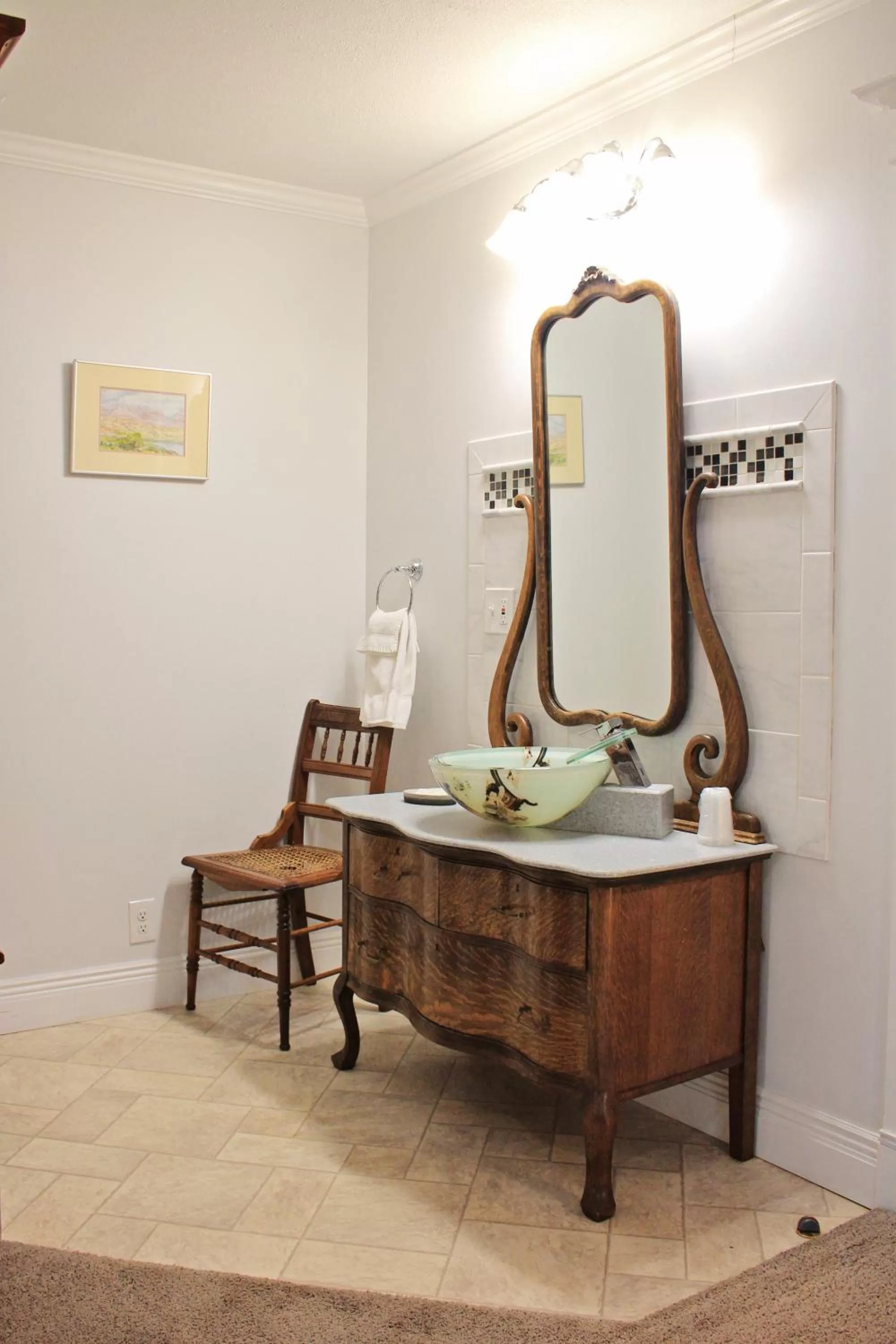 Bathroom in Bowen Motel