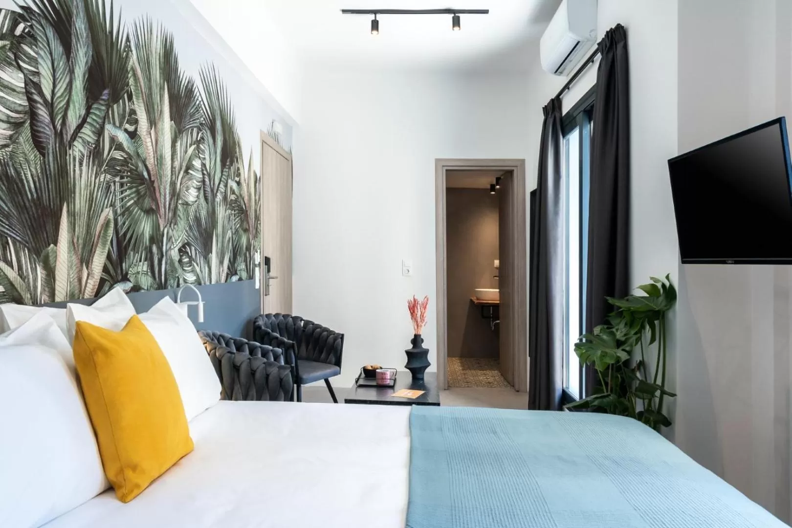 Photo of the whole room, Bed in PAME Wild