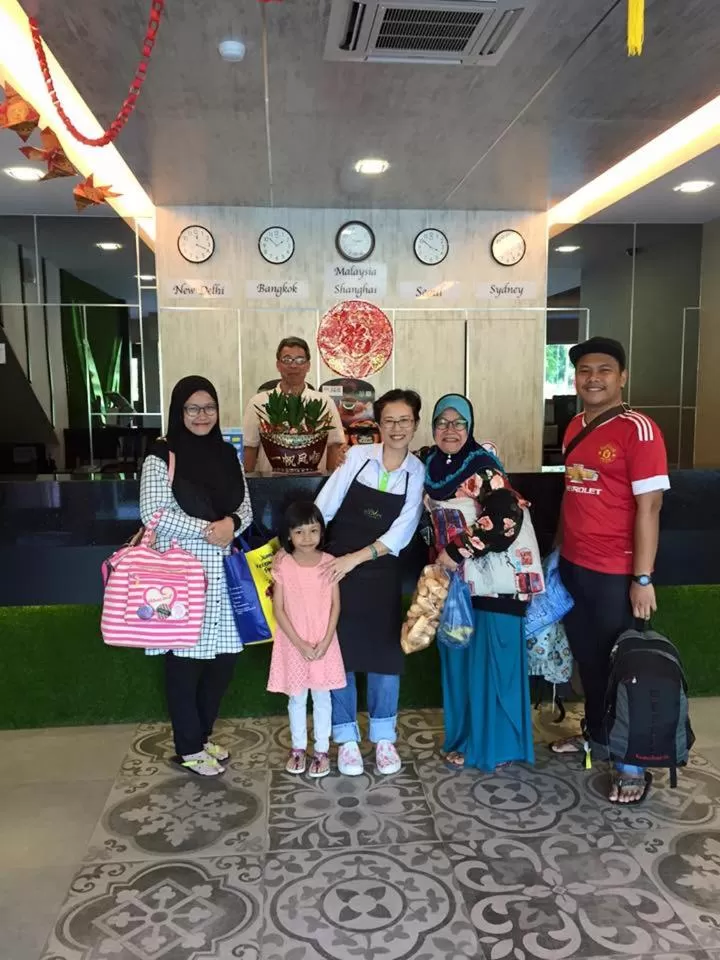 group of guests in De Parkview Hotel