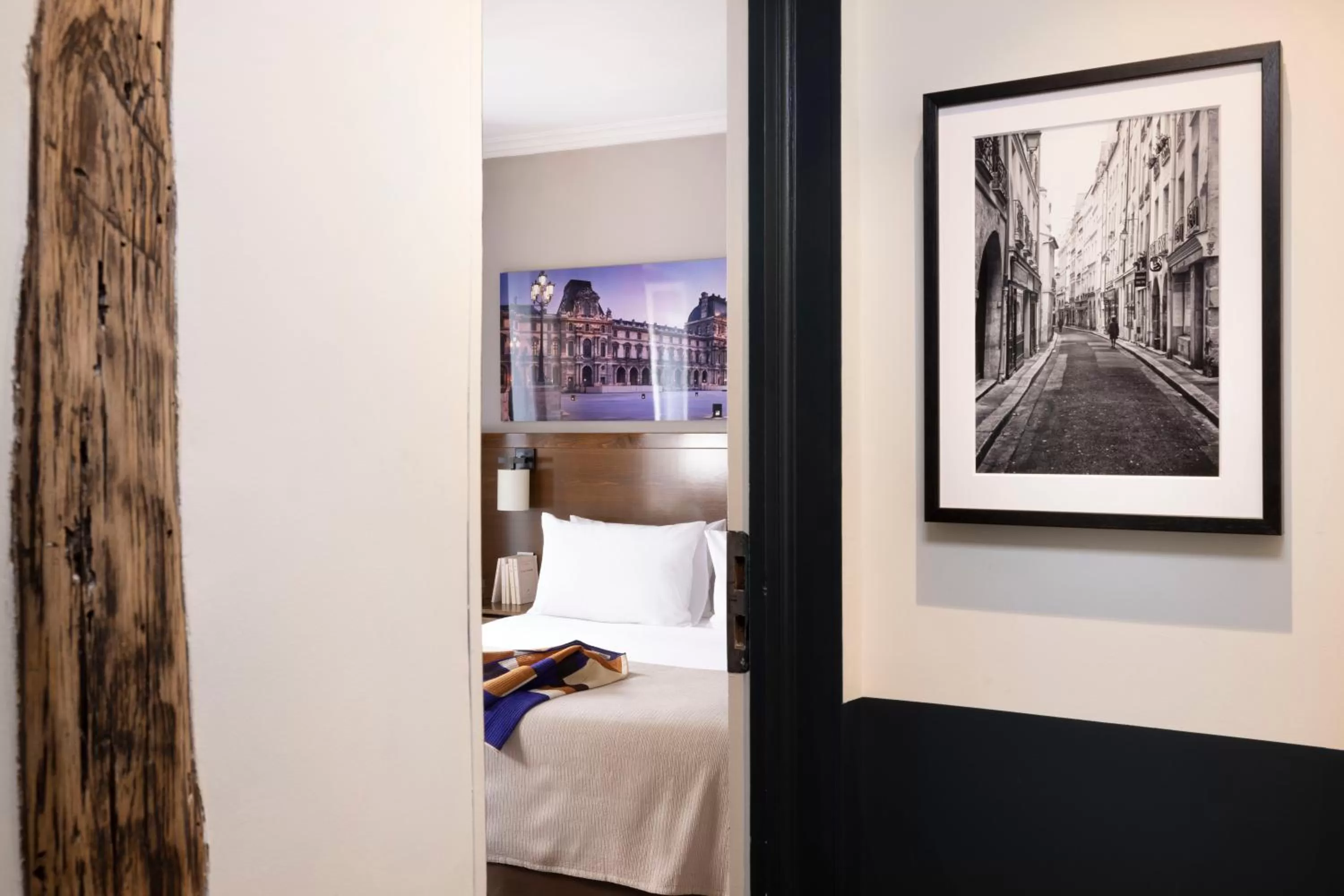 Bed in Hotel Abbatial Saint Germain