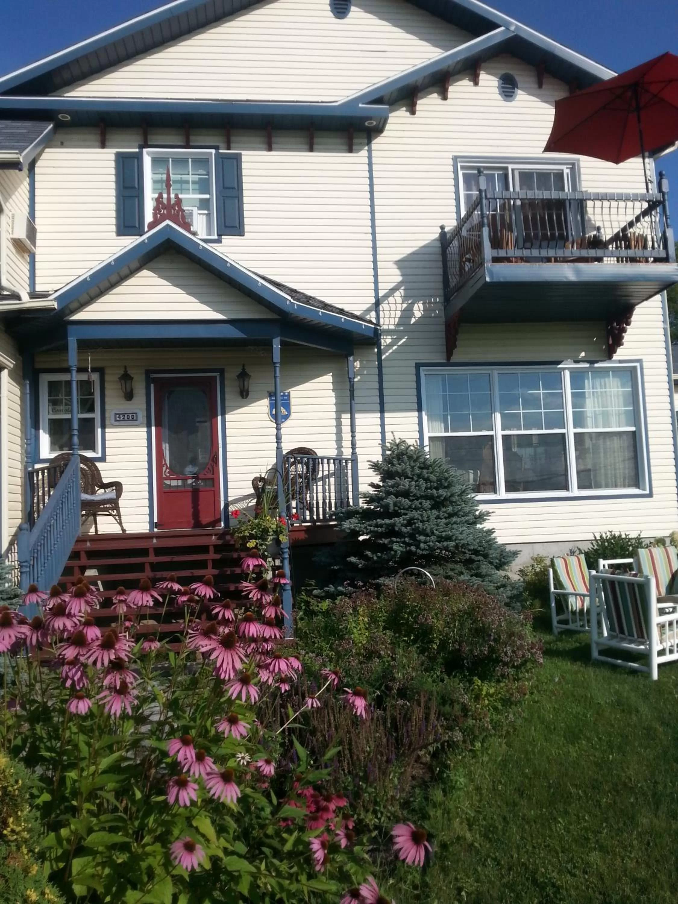 Facade/entrance in Domaine de la Baie, Les Suites
