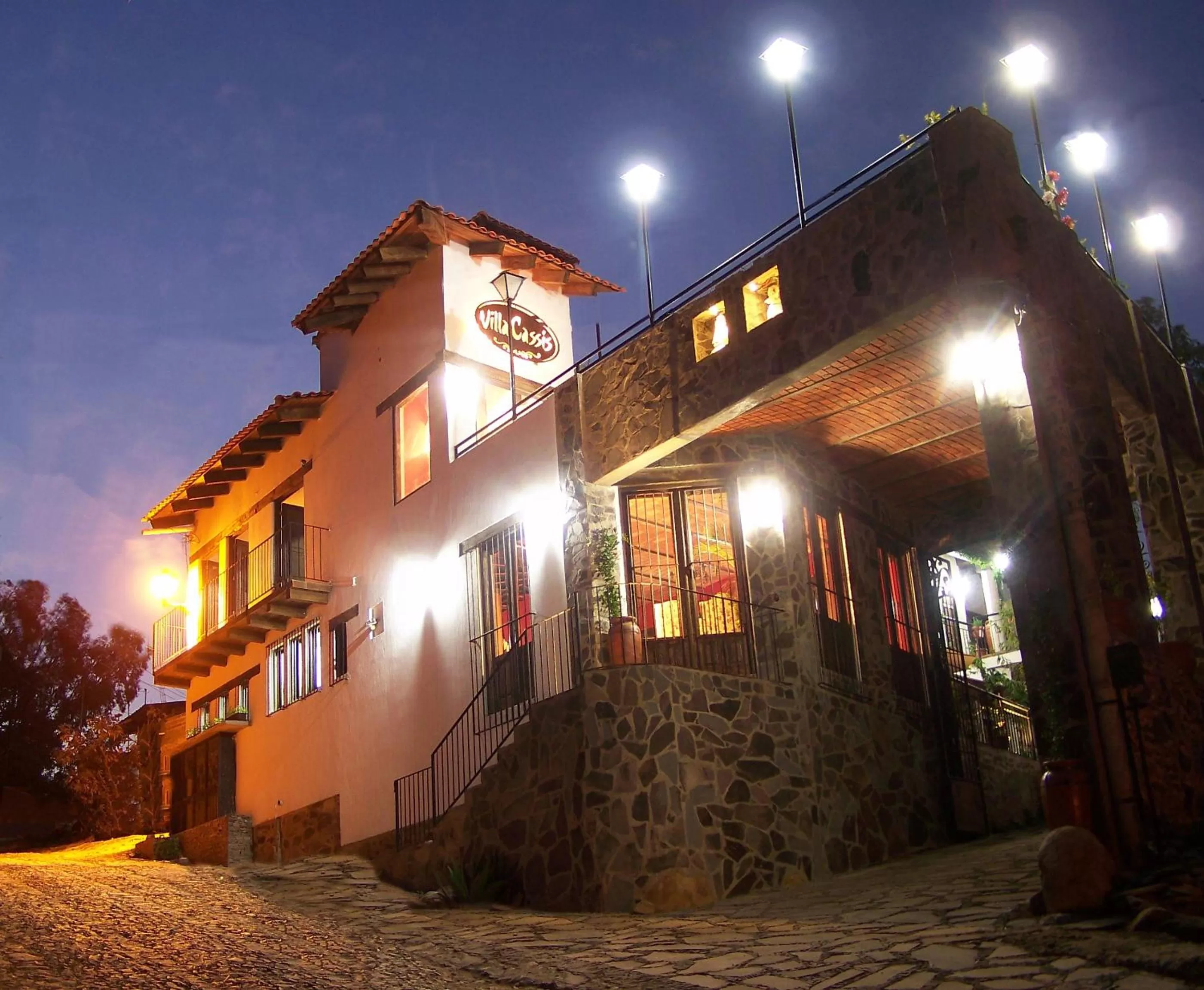 Facade/entrance in Hotel Villa Cassis