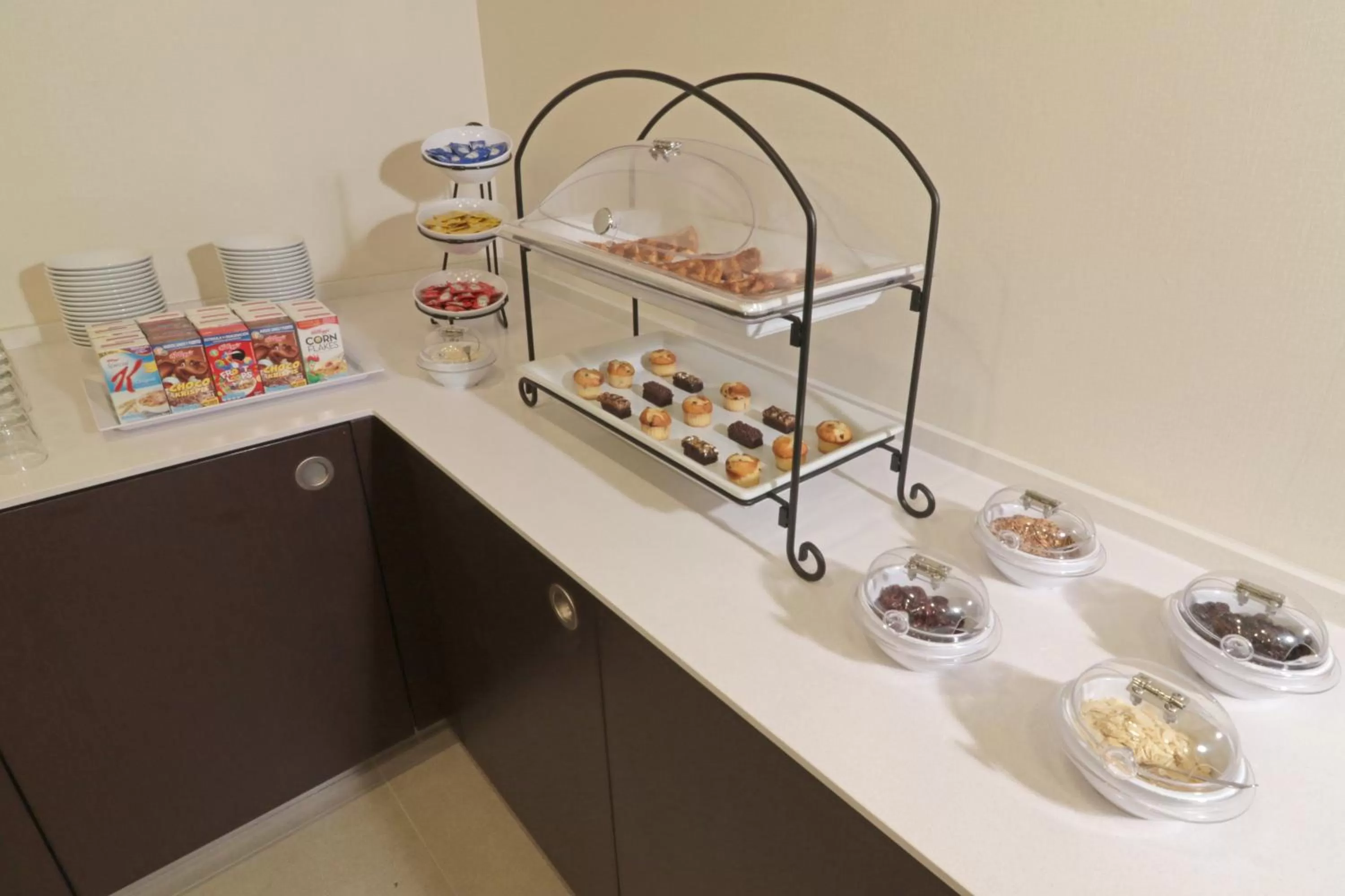 Restaurant/places to eat in Staybridge Suites San Luis Potosi by IHG