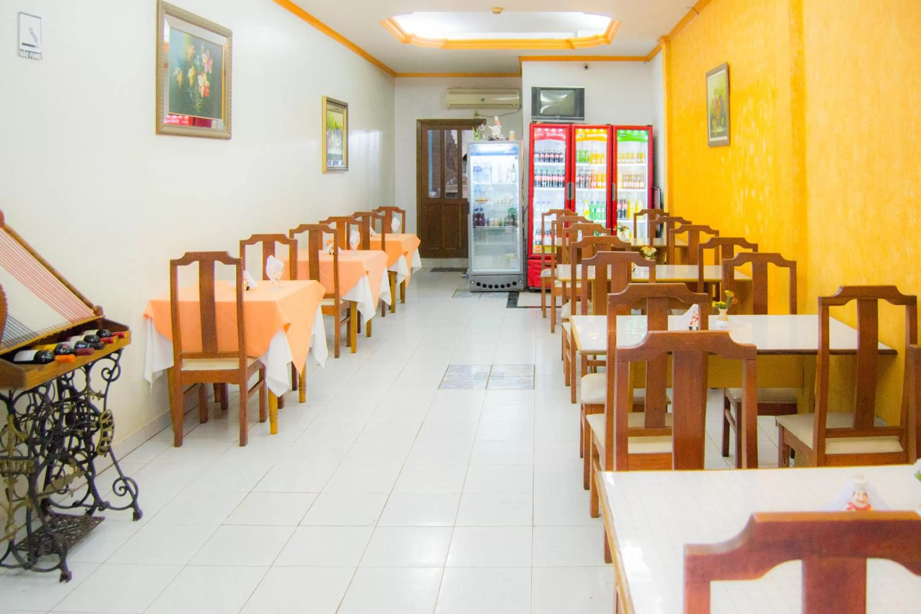 Restaurant/Places to Eat in Hotel & Restaurante Guarania