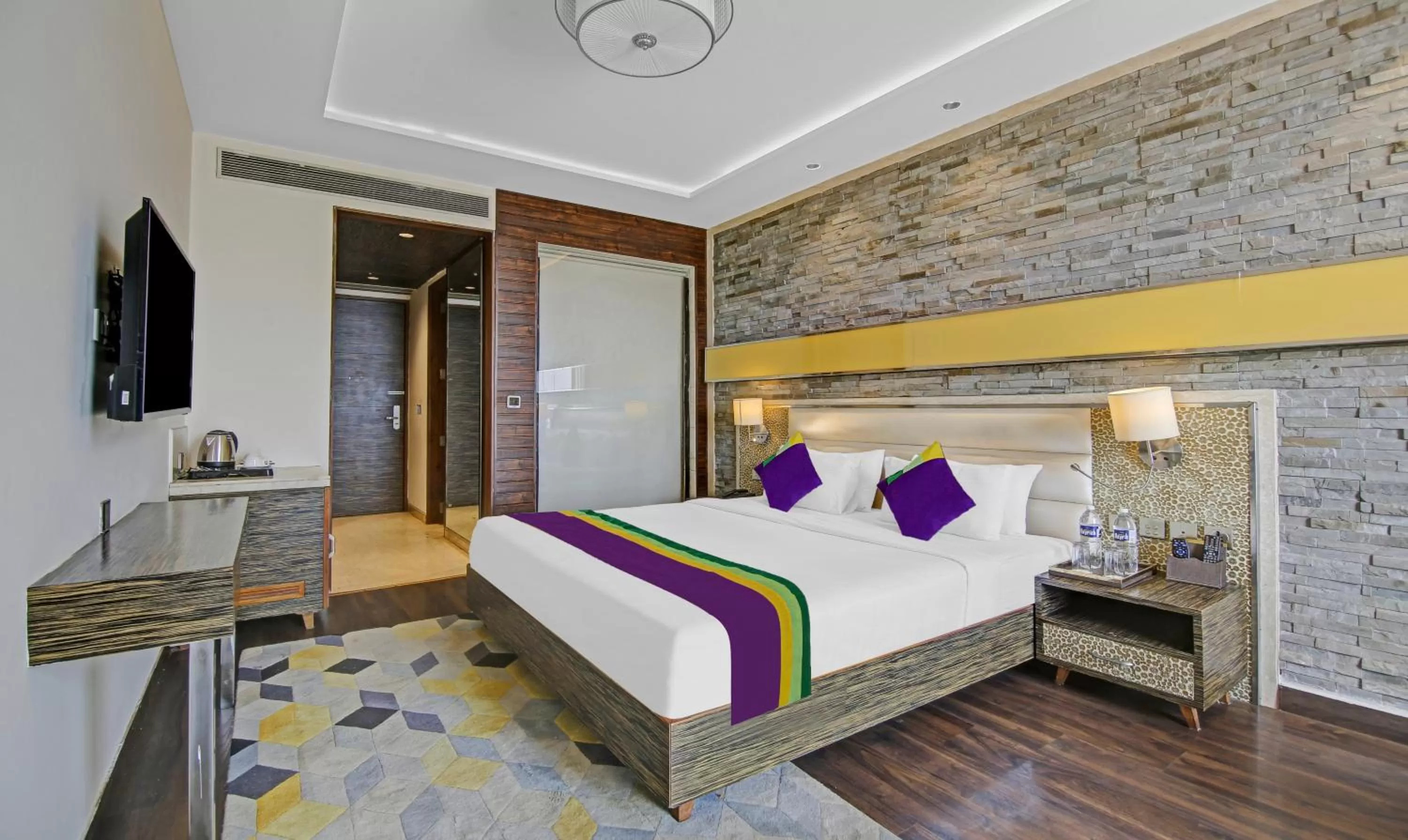 Bed in Treebo Premium Arista