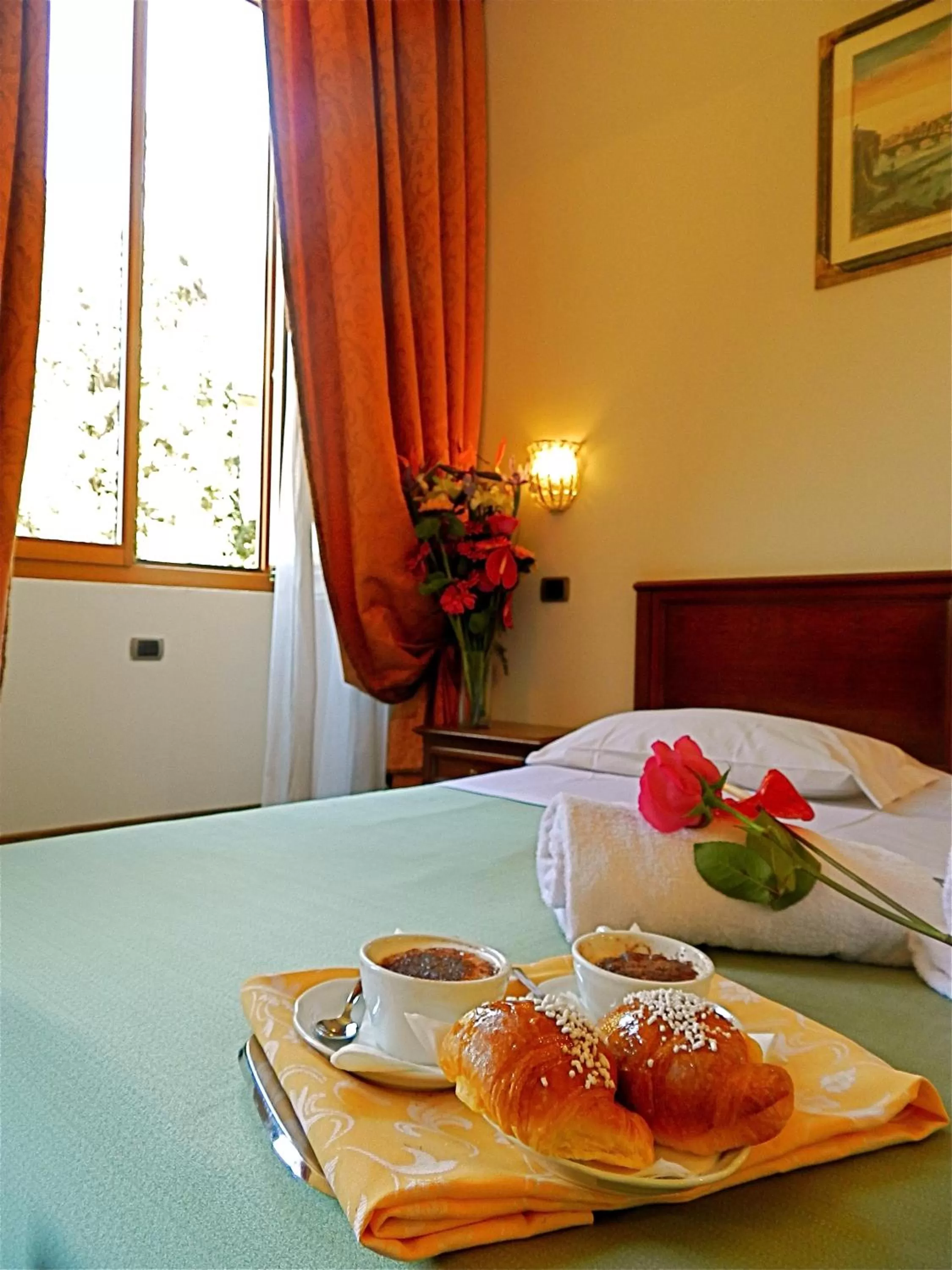 Italian breakfast, Bed in Domus Florentiae Hotel