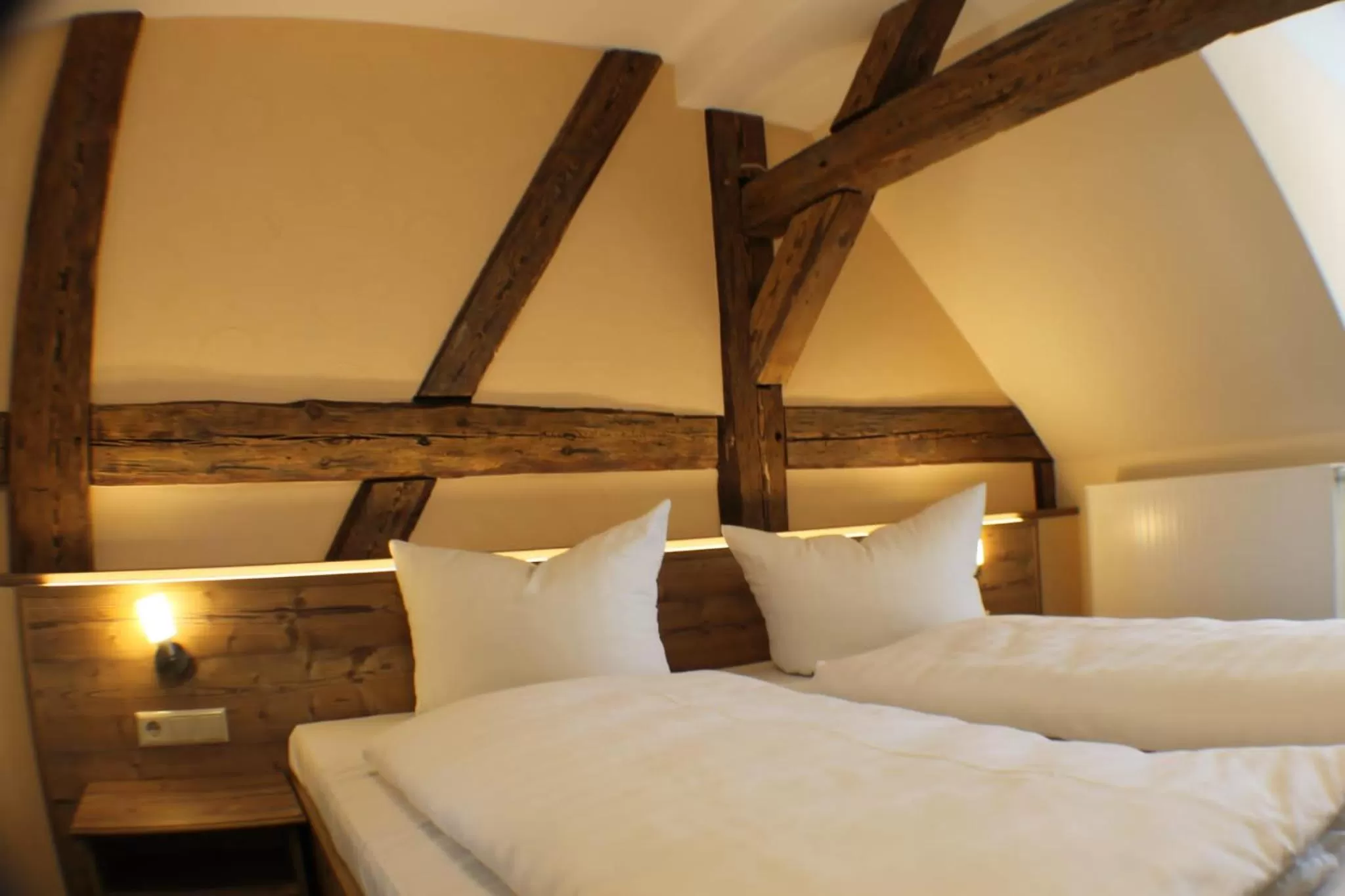 Bed in Hotel Zum Goldenen Löwen