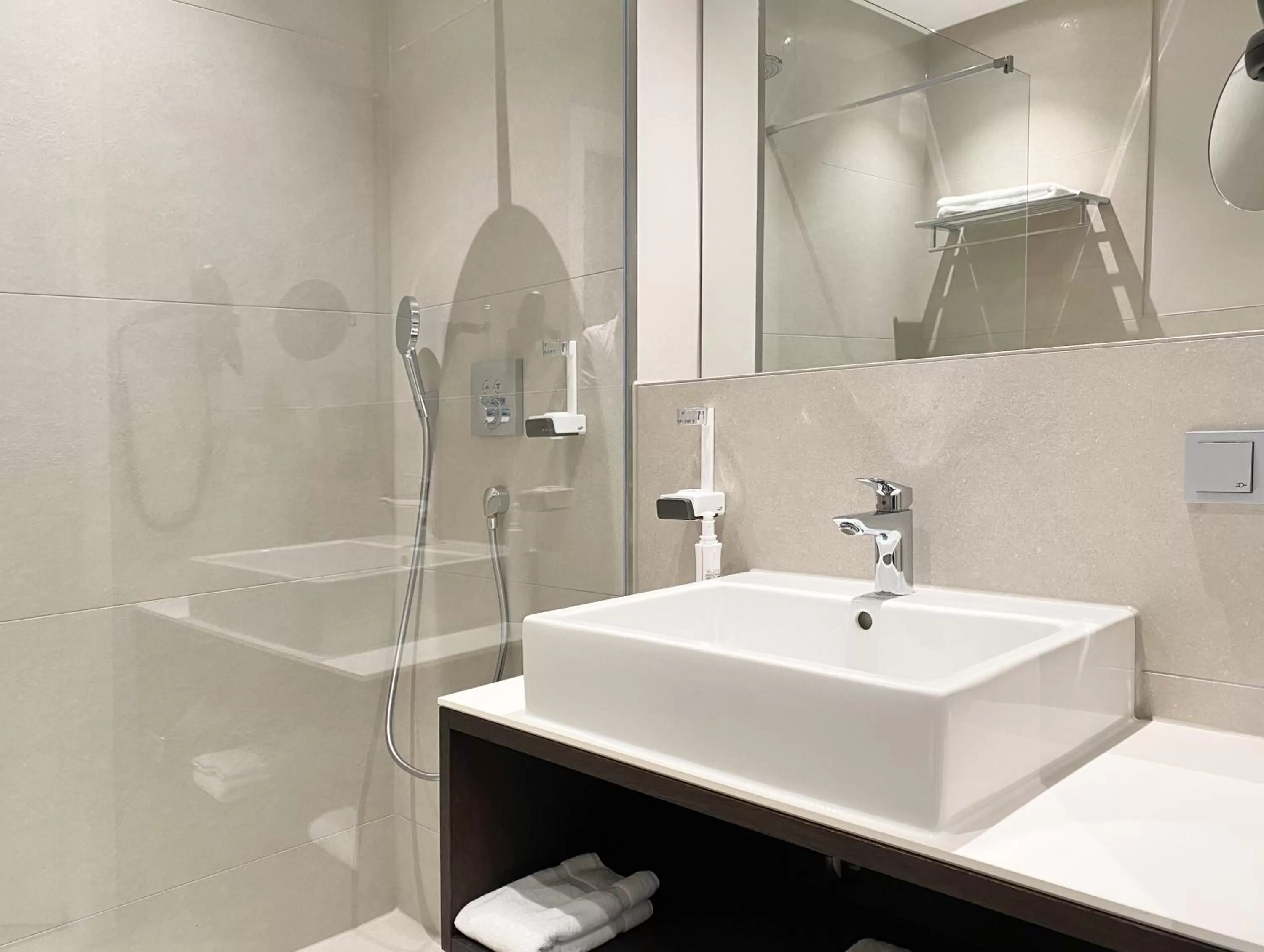 Shower, Bathroom in Toploft The Aparthotel