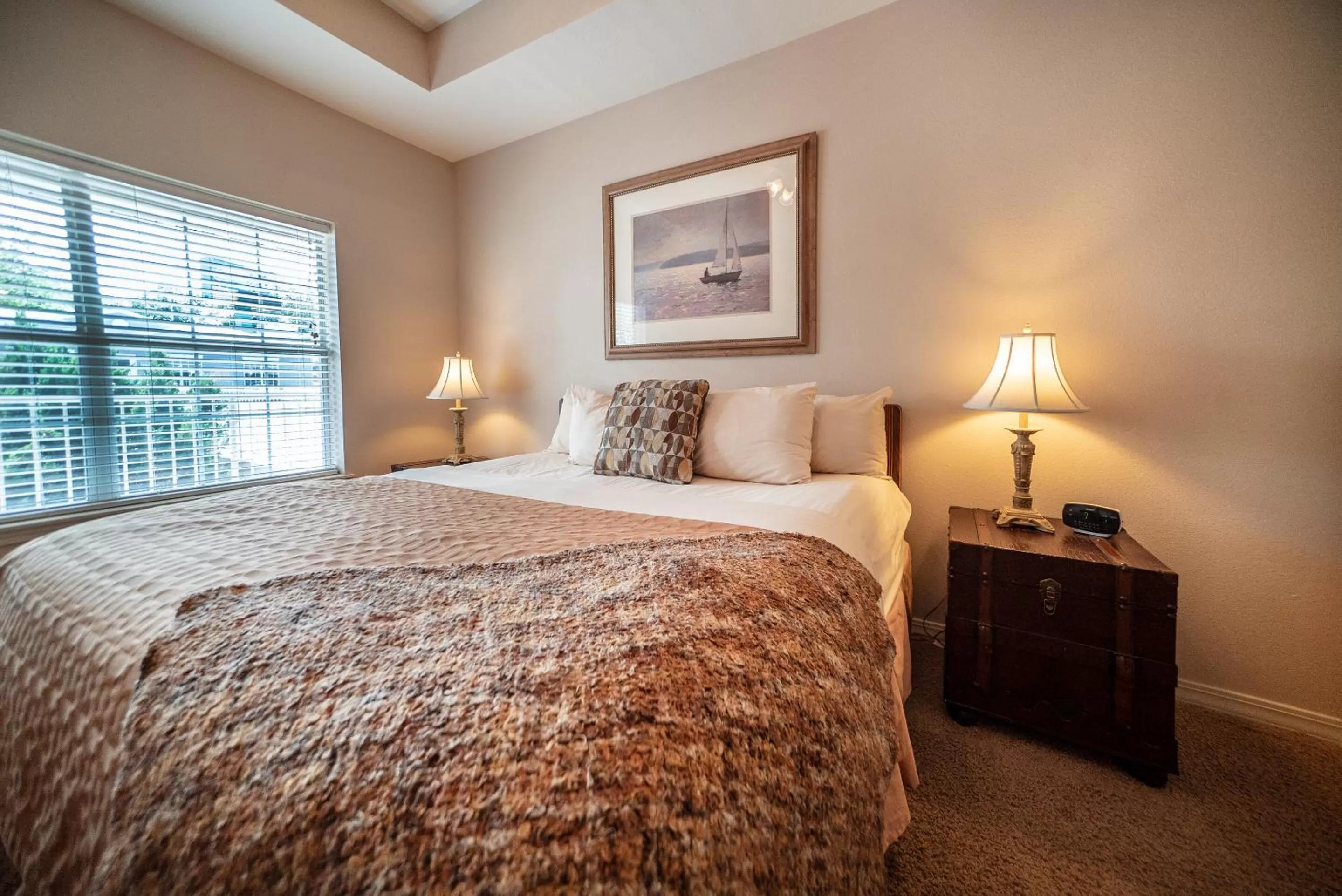 Bed in Thousand Hills Golf Resort