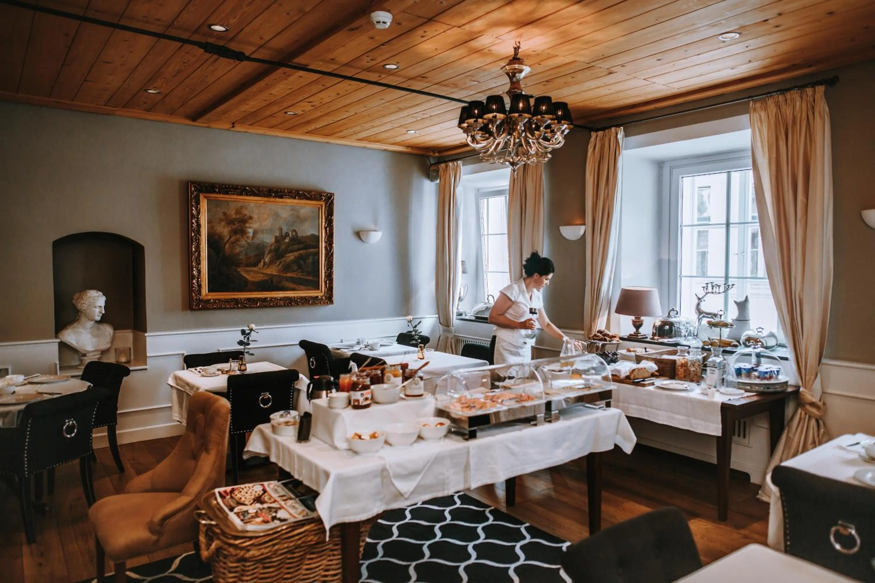 Buffet breakfast in Lesar Hotel Angel - Member of Hip Hotels