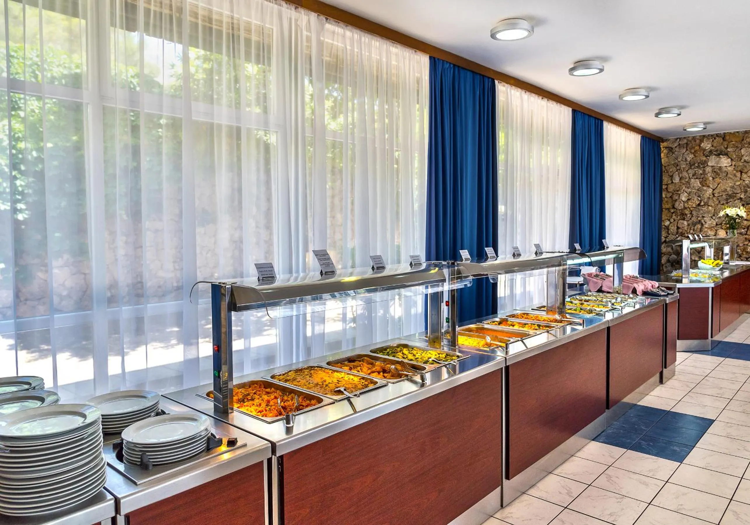 Restaurant/places to eat in Sagitta All inclusive light