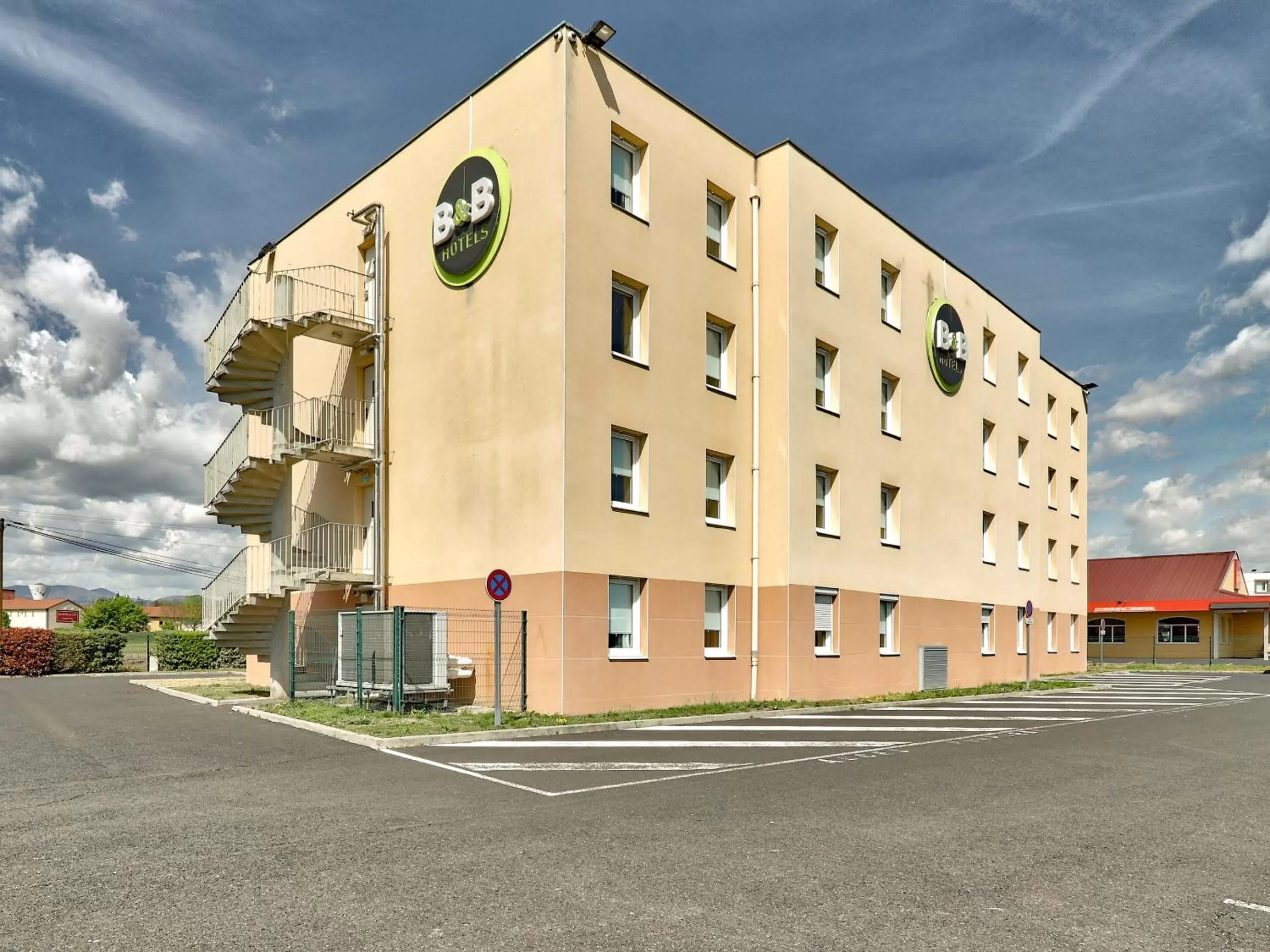 Property building in B&B HOTEL Clermont-Ferrand Gerzat