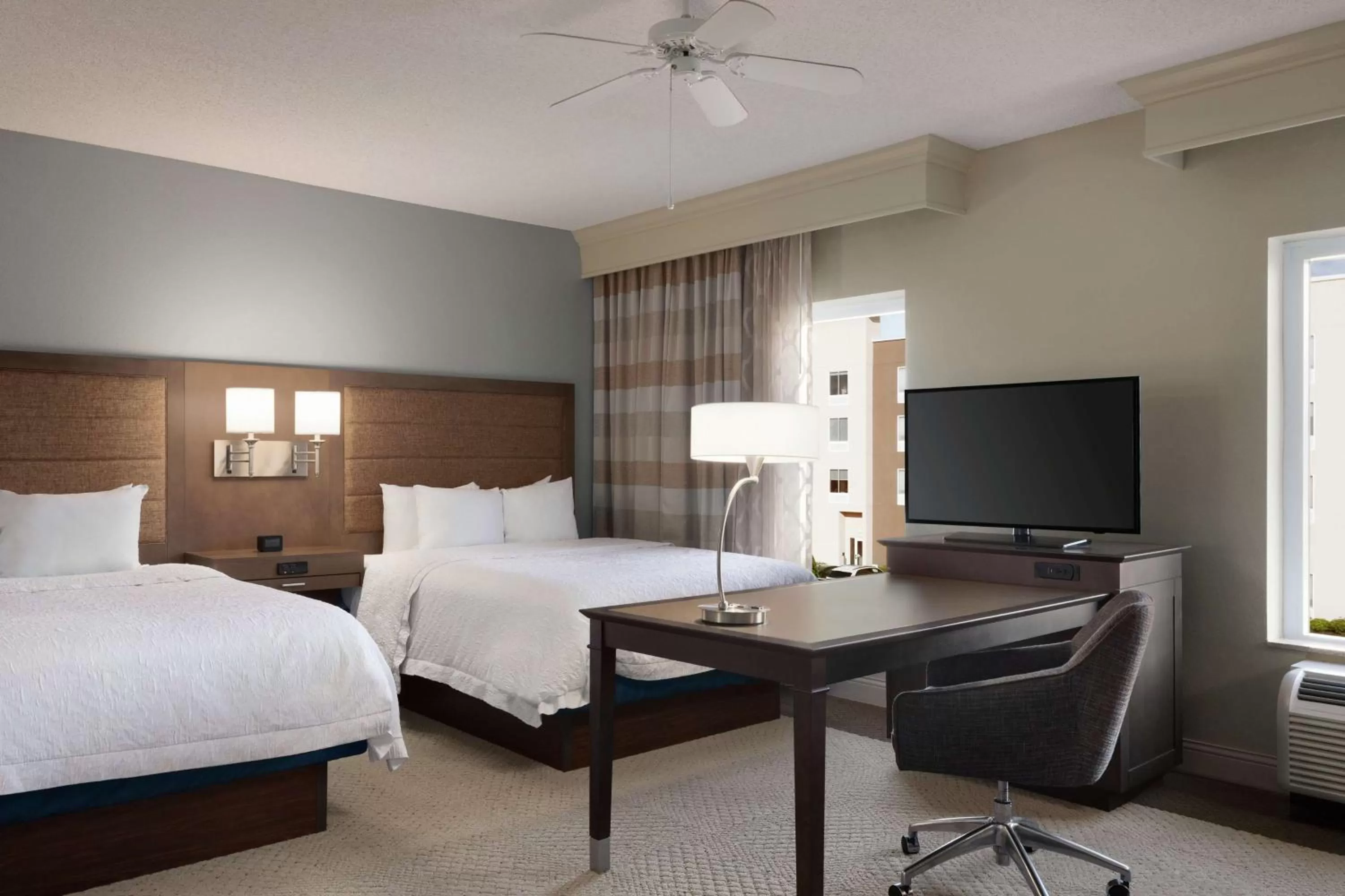 Bedroom, Bed in Hampton Inn & Suites Montgomery-EastChase