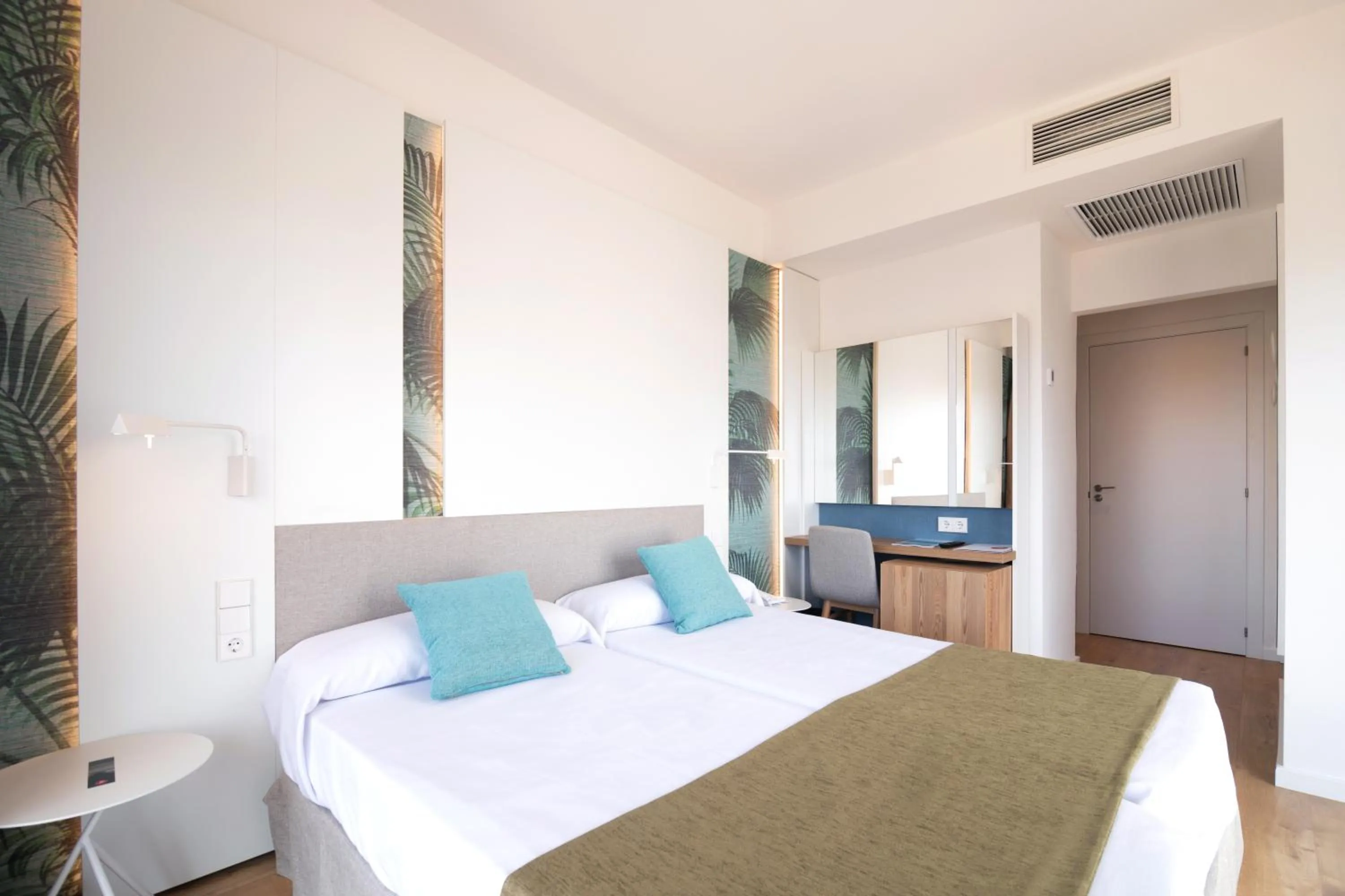 Bedroom, Bed in JS Yate