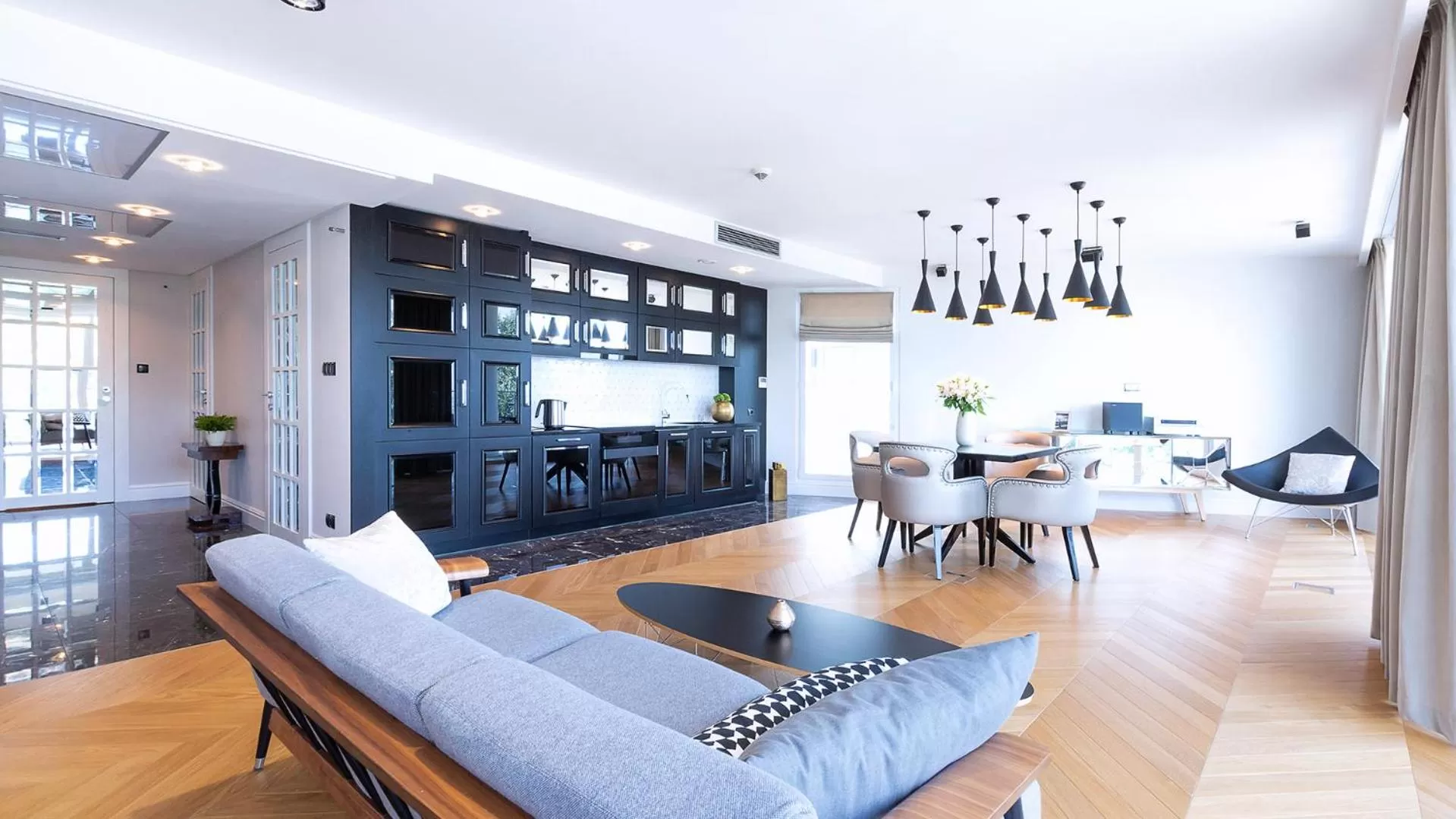 Living room in Ultra Marine by Zdrojowa