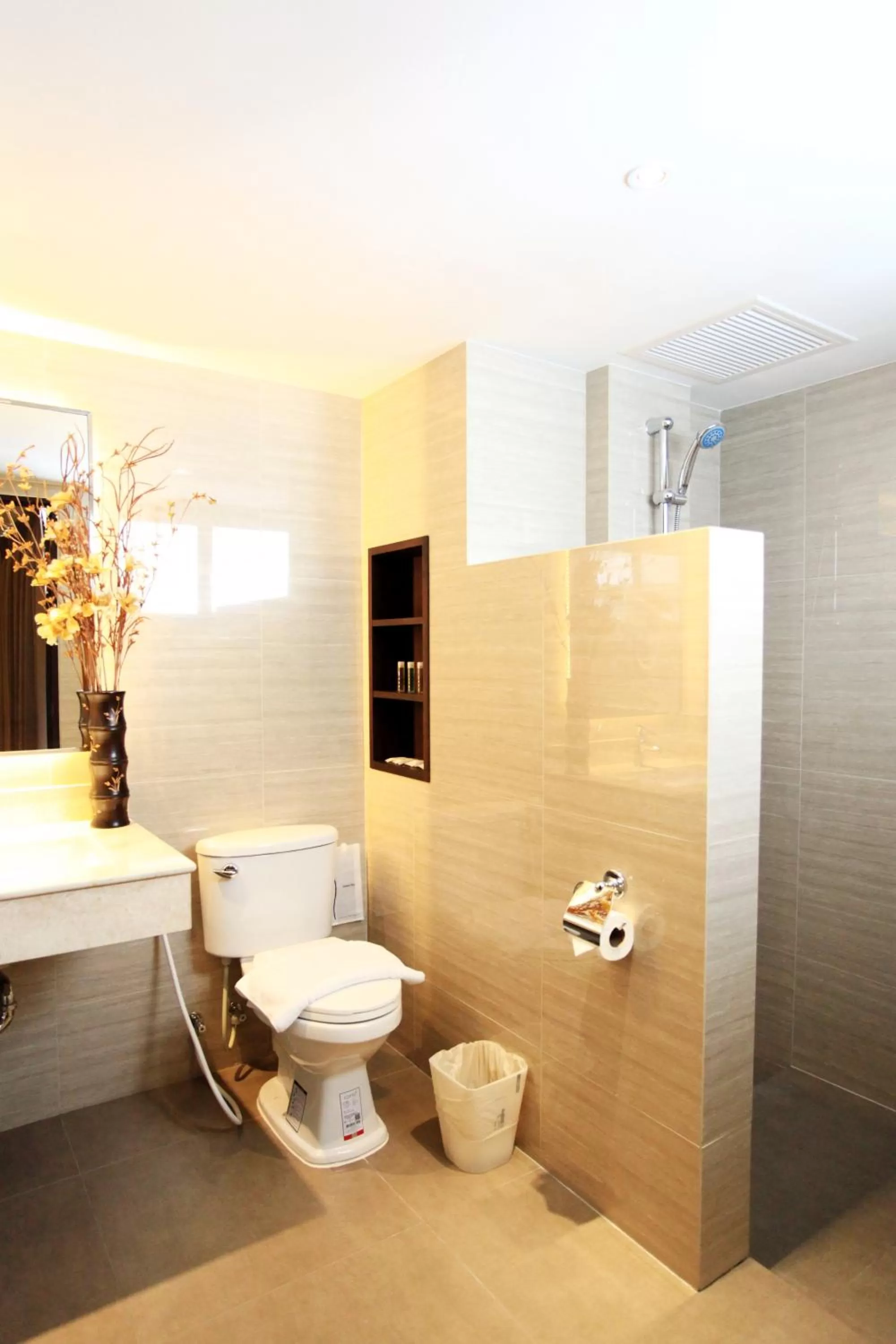 Bathroom in Chateau de Sukhumvit