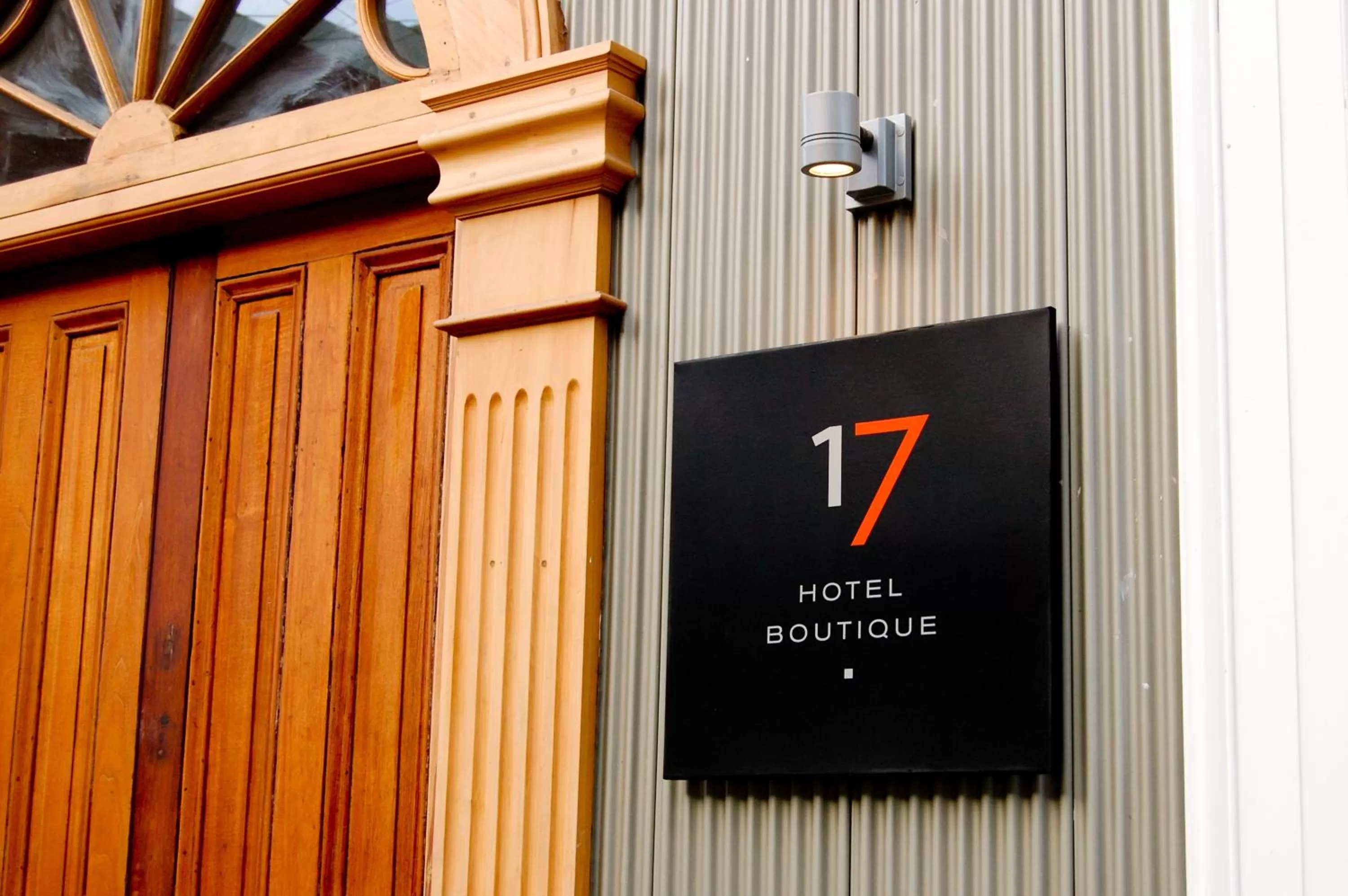 Facade/entrance in Hotel Boutique 17