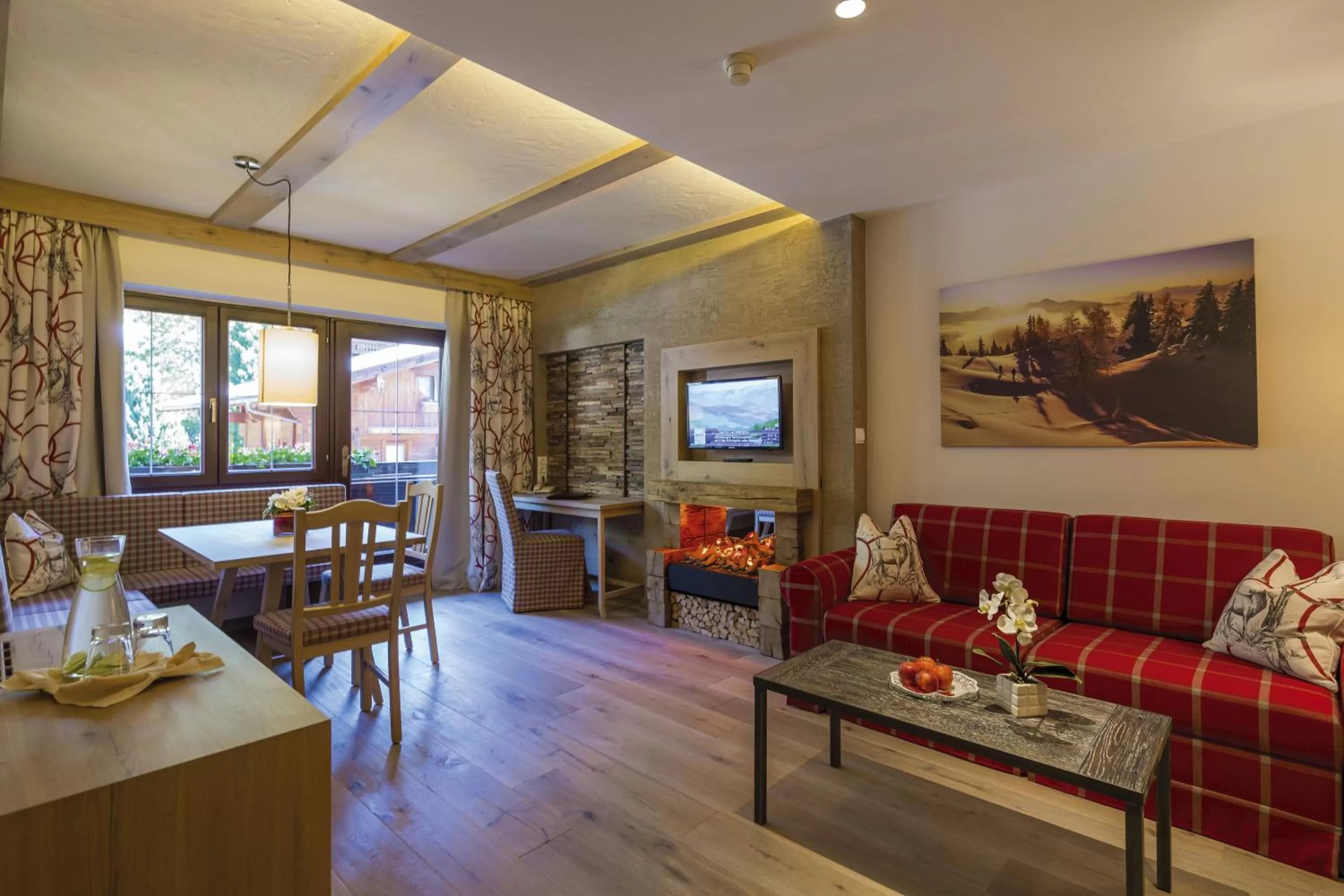 TV and multimedia, Seating Area in Natur & Spa Resort "Der Alpbacherhof" Superior