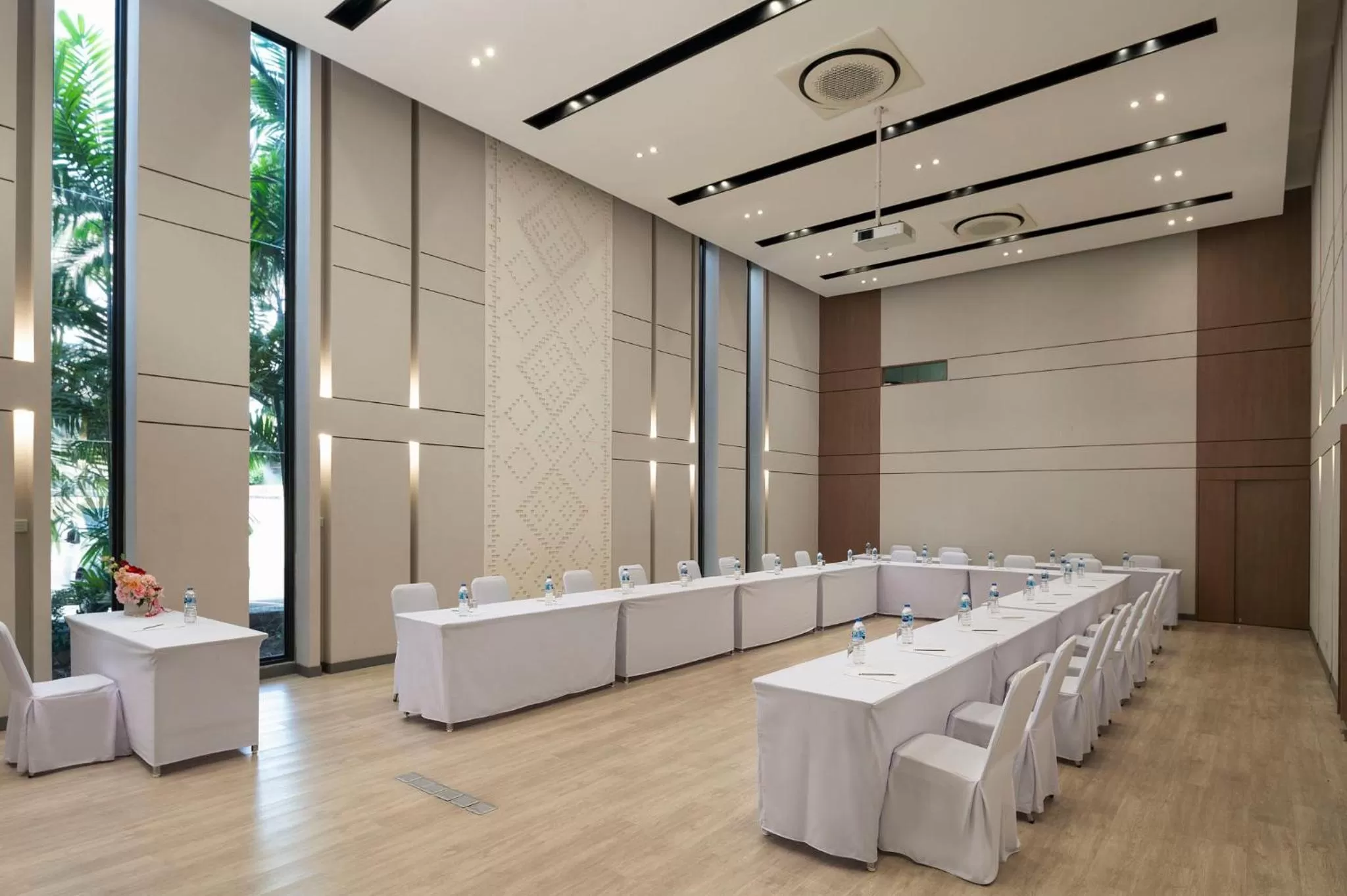 Meeting/conference room in Canalis Suvarnabhumi Airport Hotel