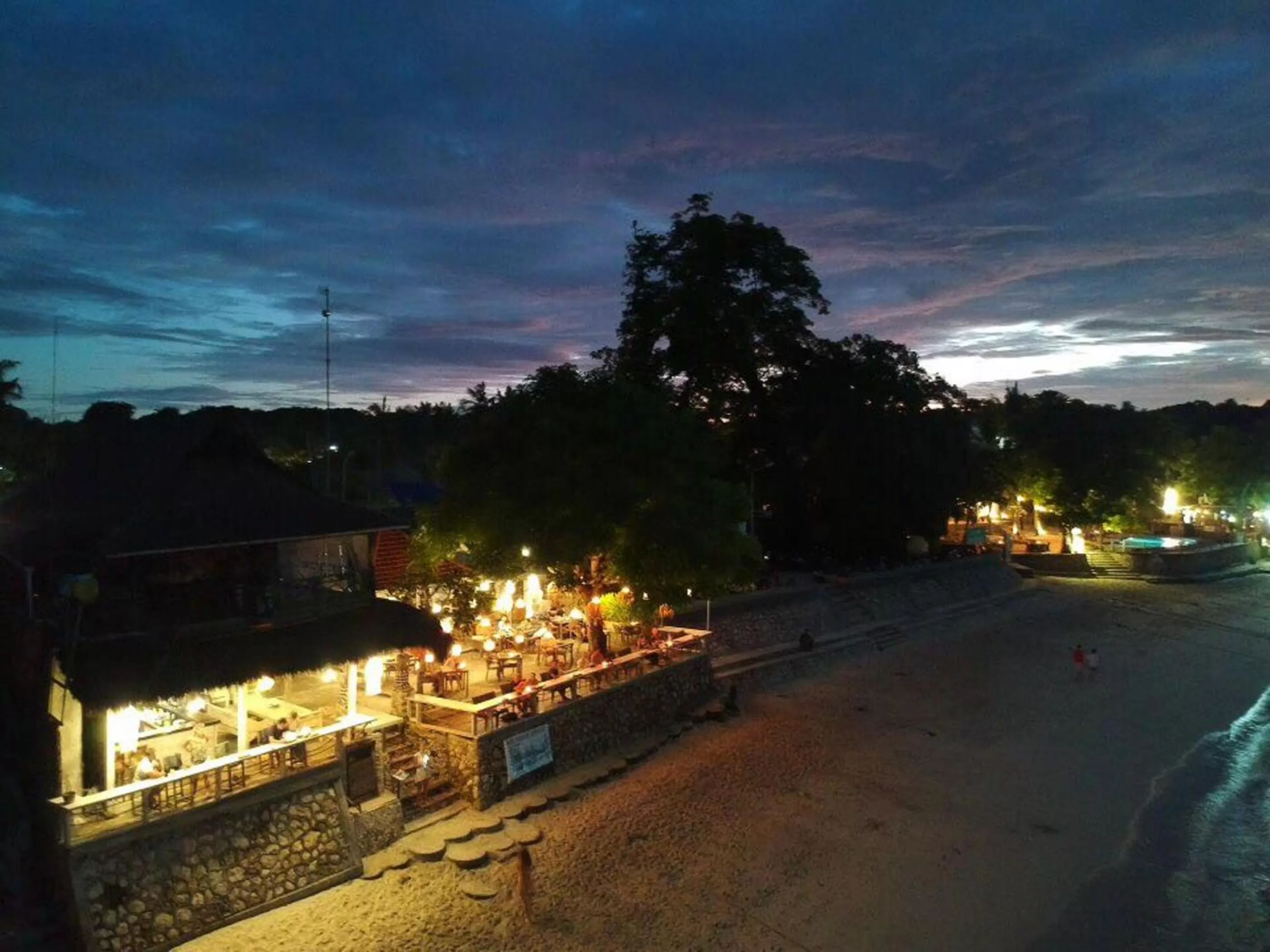 Restaurant/places to eat in Sanghyang Bay Villas