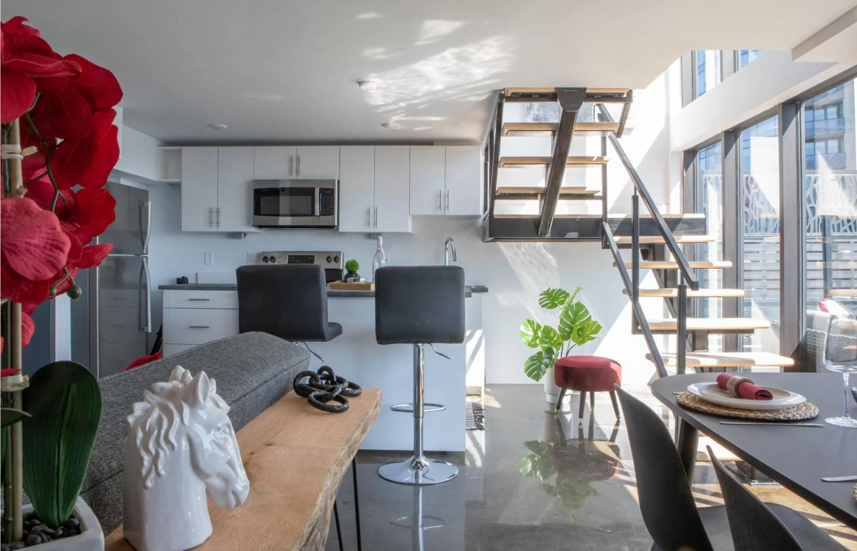 Cameo Hotel and Suites