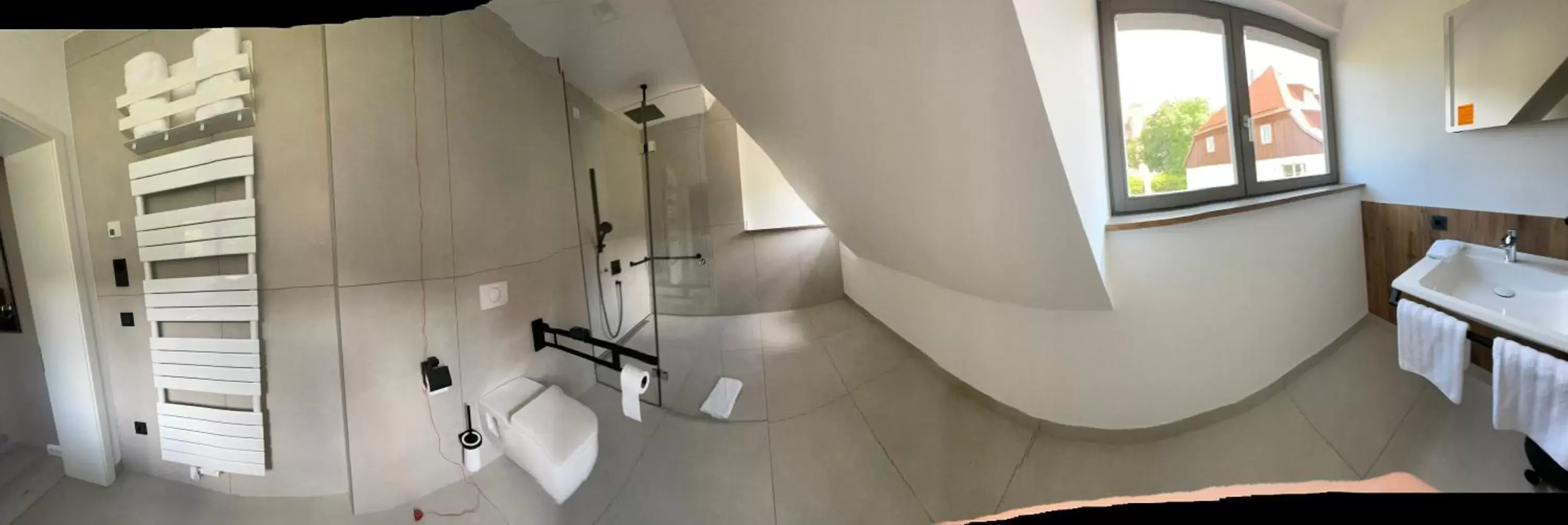 King Room with Roll-In Shower - Disability Access in DAS KEHRS - Hotel auf dem Petersberg King Room with Roll-In Shower - Disability Access in DAS KEHRS - Hotel auf dem Petersberg