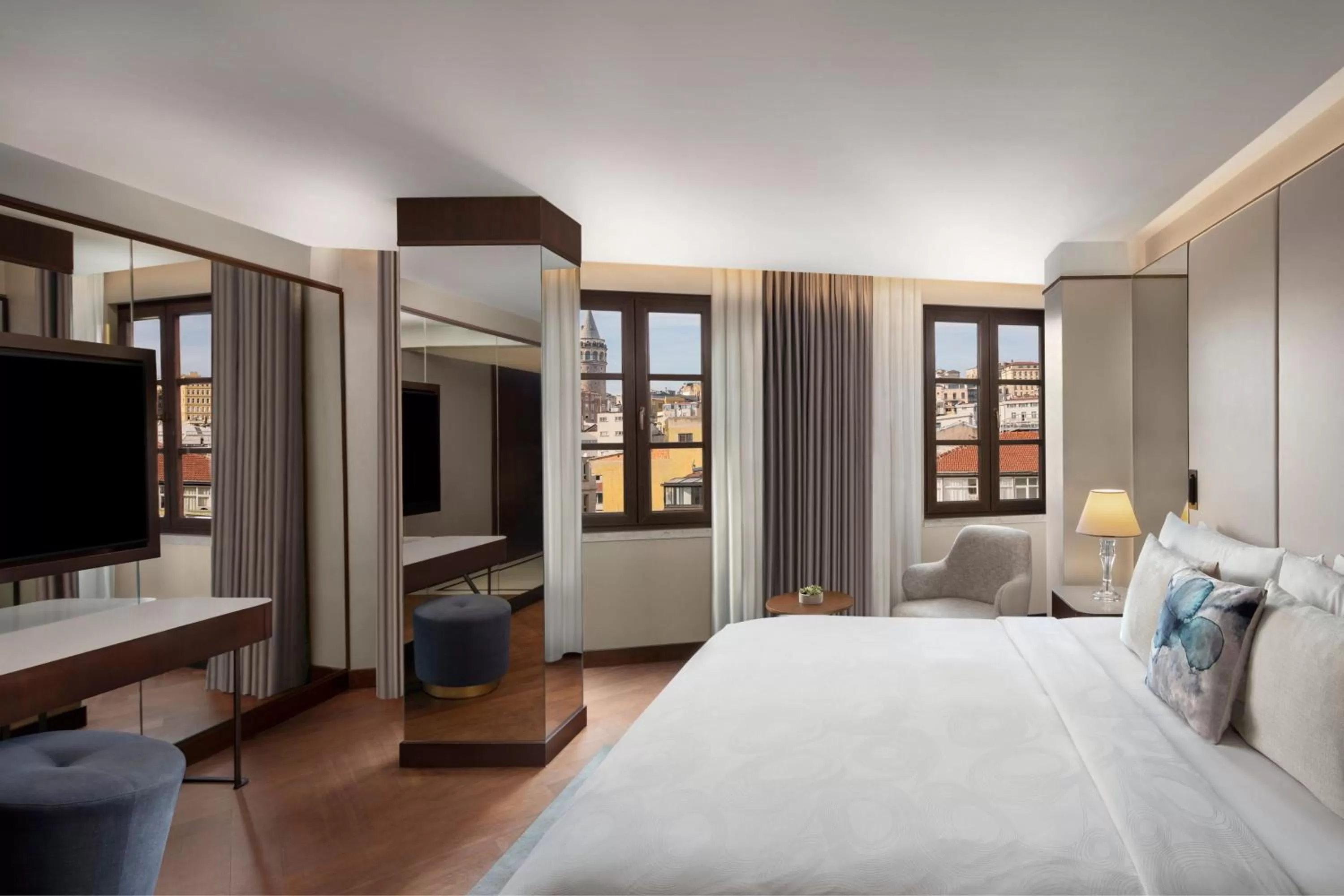 Photo of the whole room, Bed in JW Marriott Istanbul Bosphorus