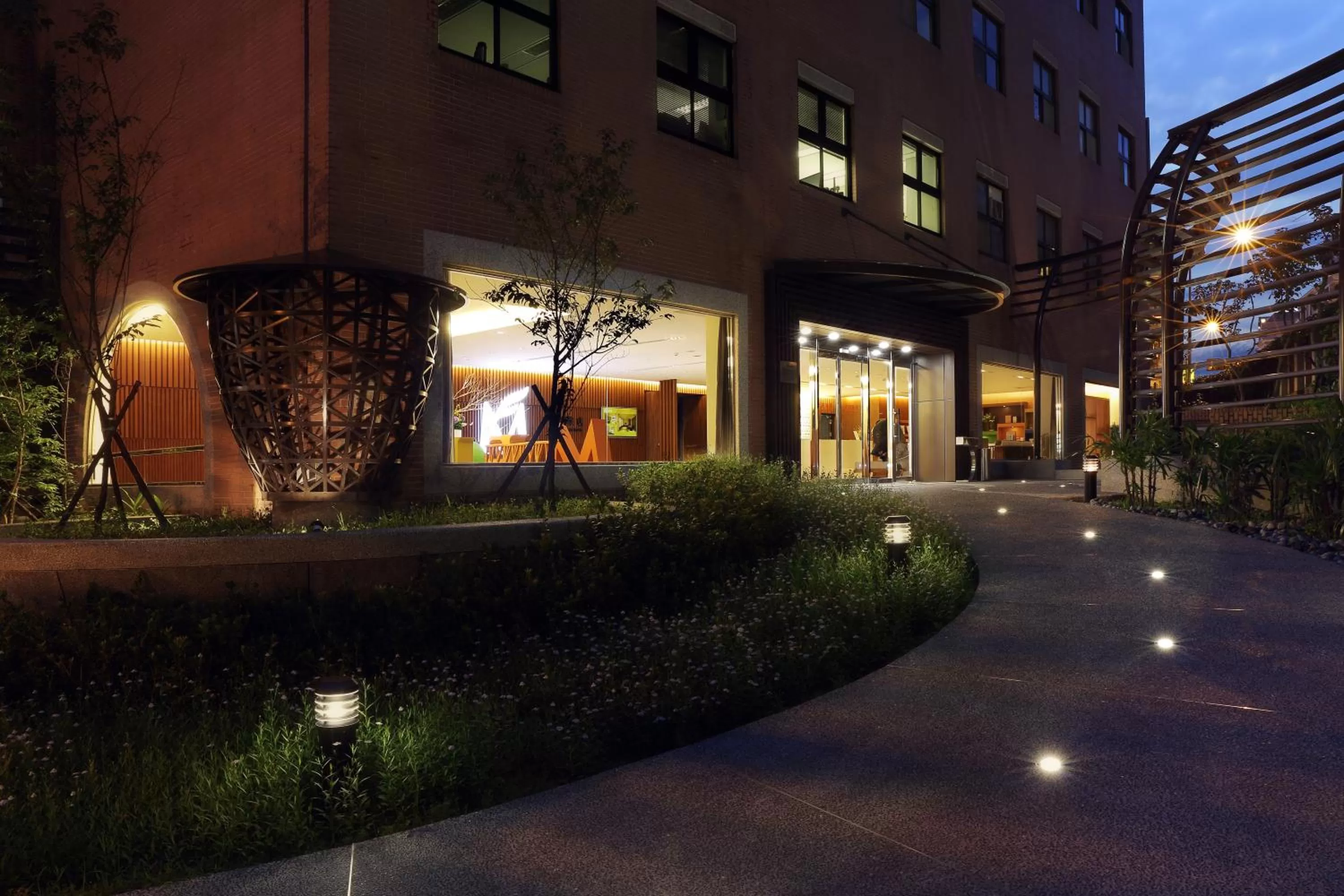 Facade/entrance in Mellow Fields Hotel