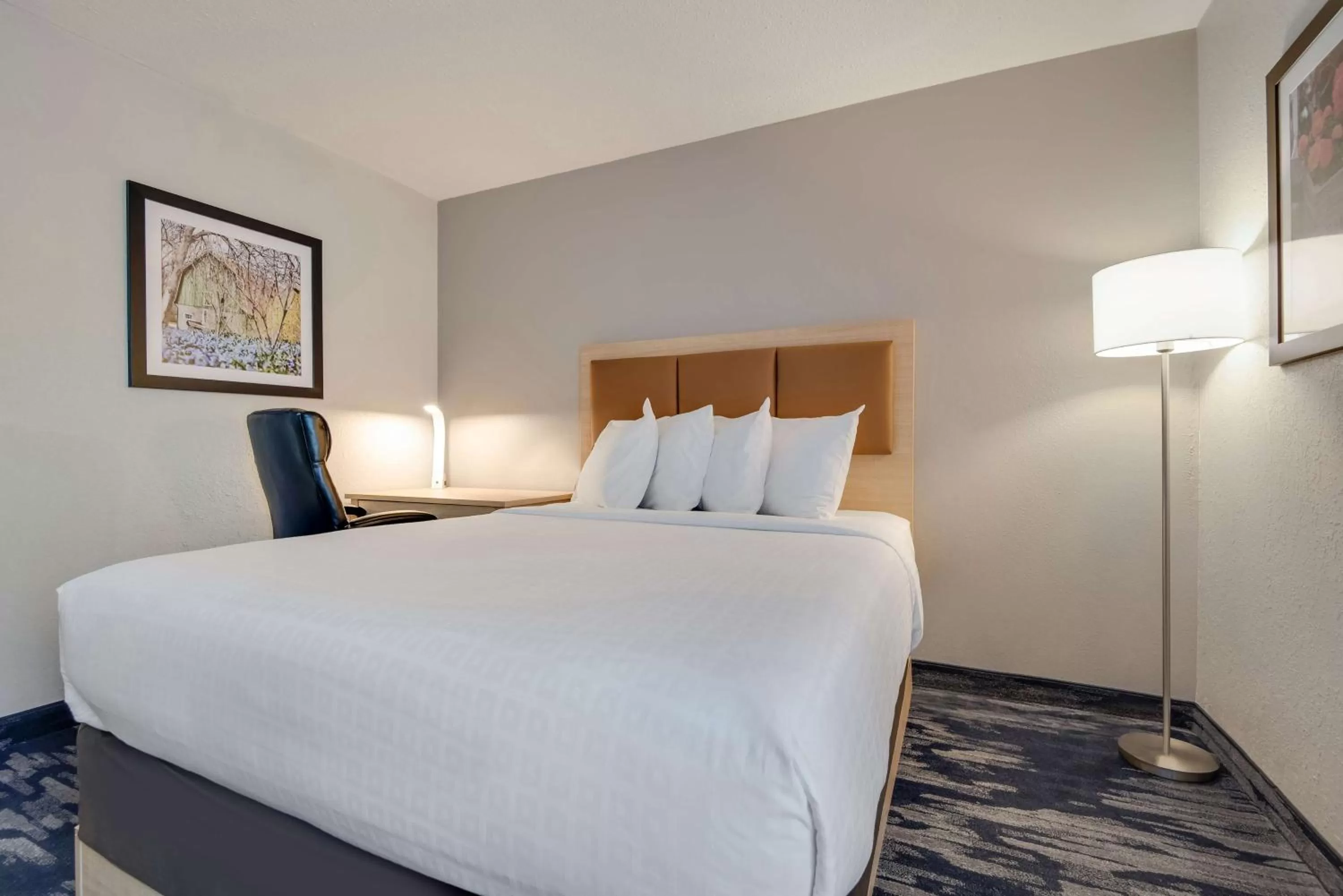 Bedroom, Bed in Best Western Batesville