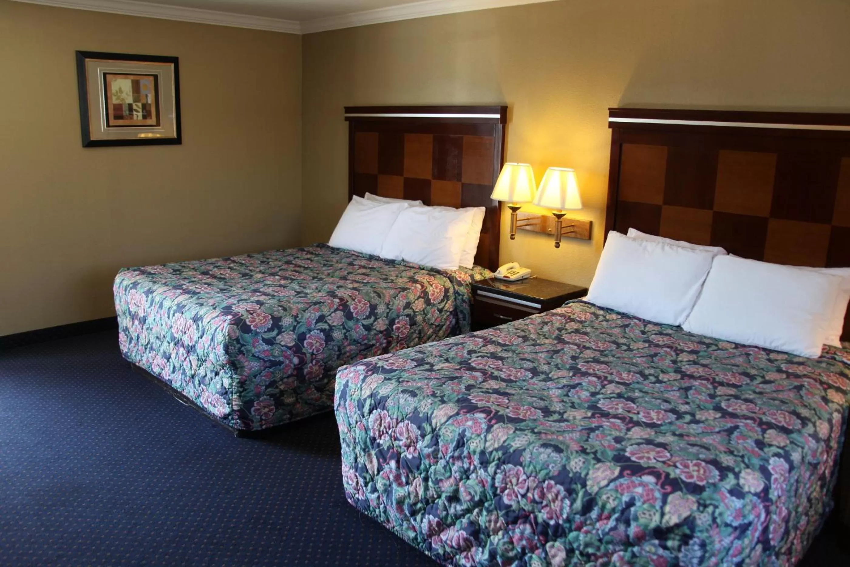 Bed in Inn at Bayshore