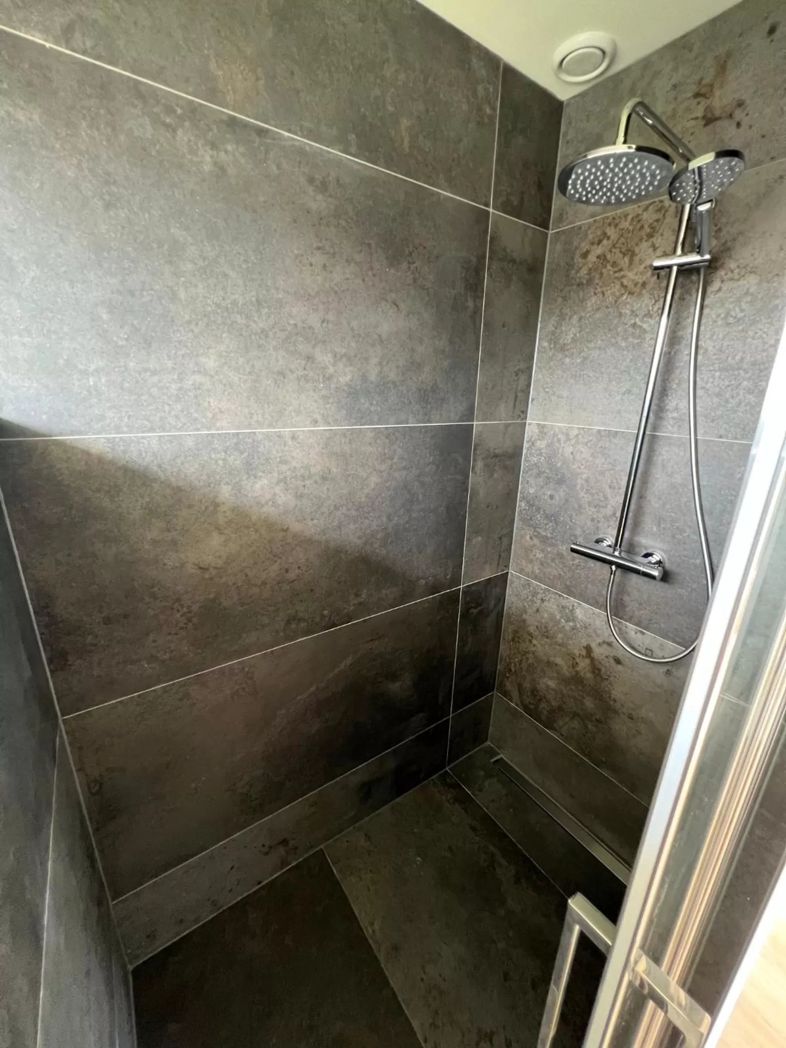 Bathroom in Plassenzicht Logies, Vergaderen en Sloepverhuur