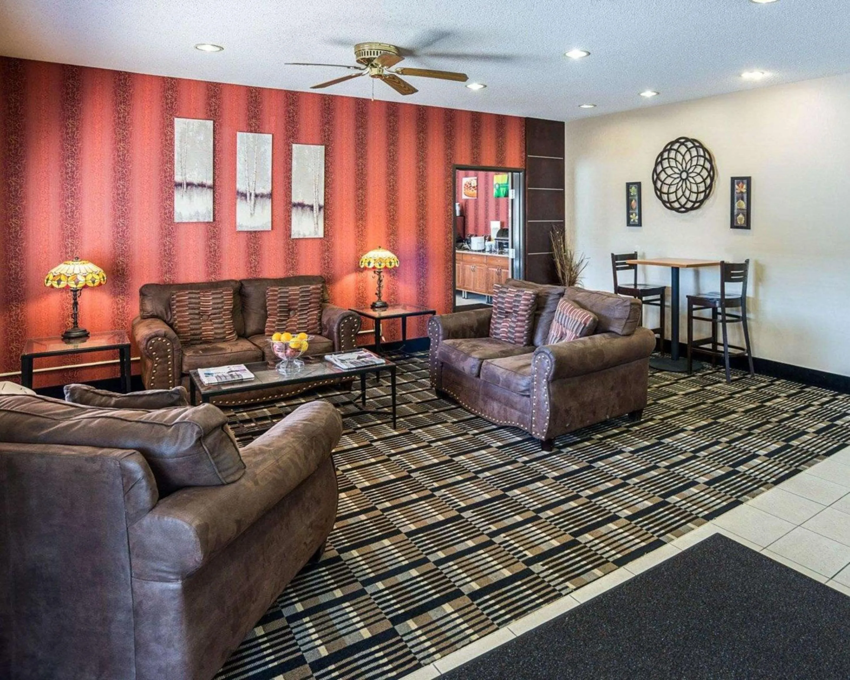 Lobby or reception in Quality Inn Brooklyn Center