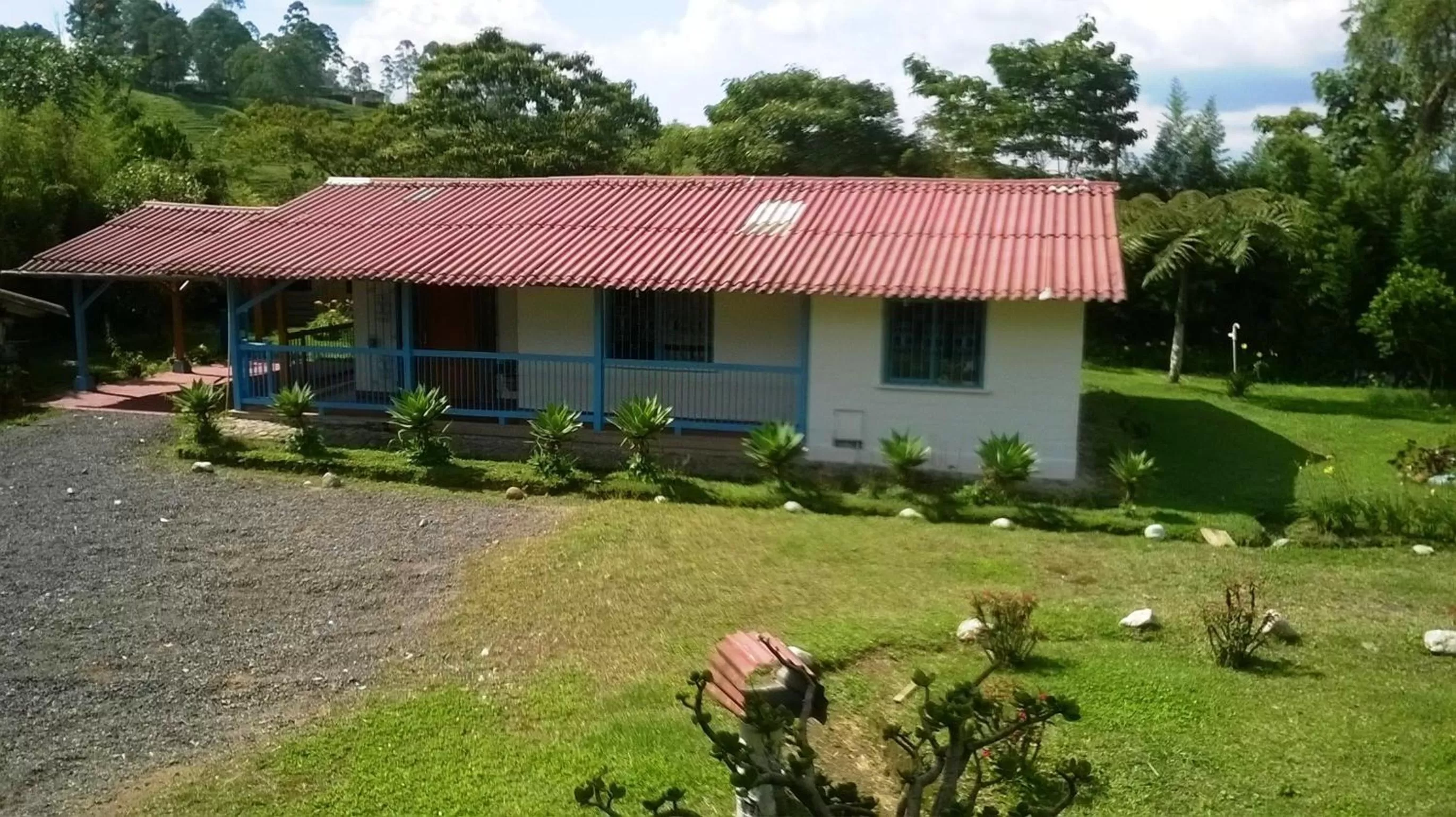 Facade/entrance, Property Building in La Gaviota BnB