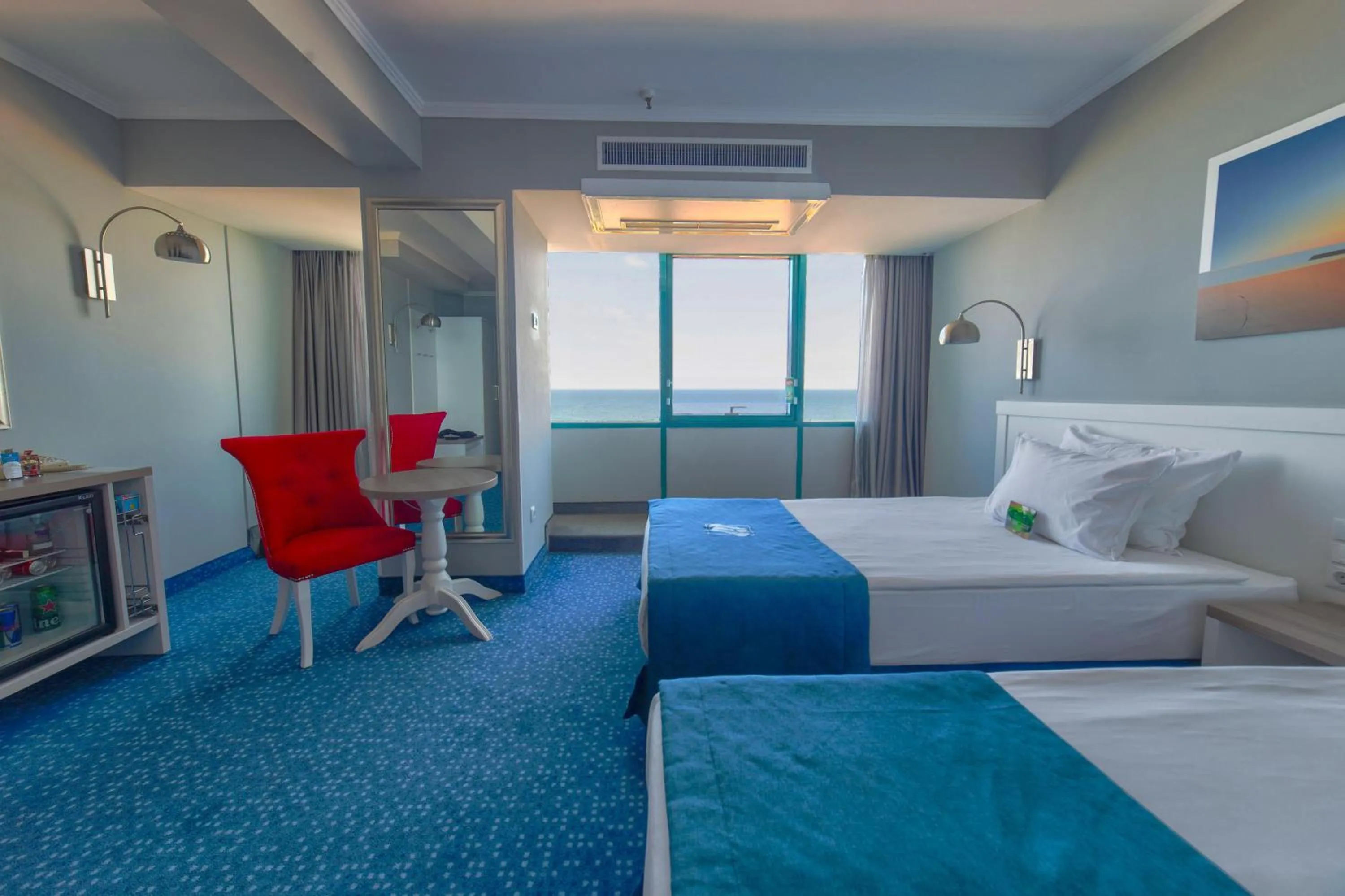 Photo of the whole room, Bed in International Hotel Casino & Tower Suites