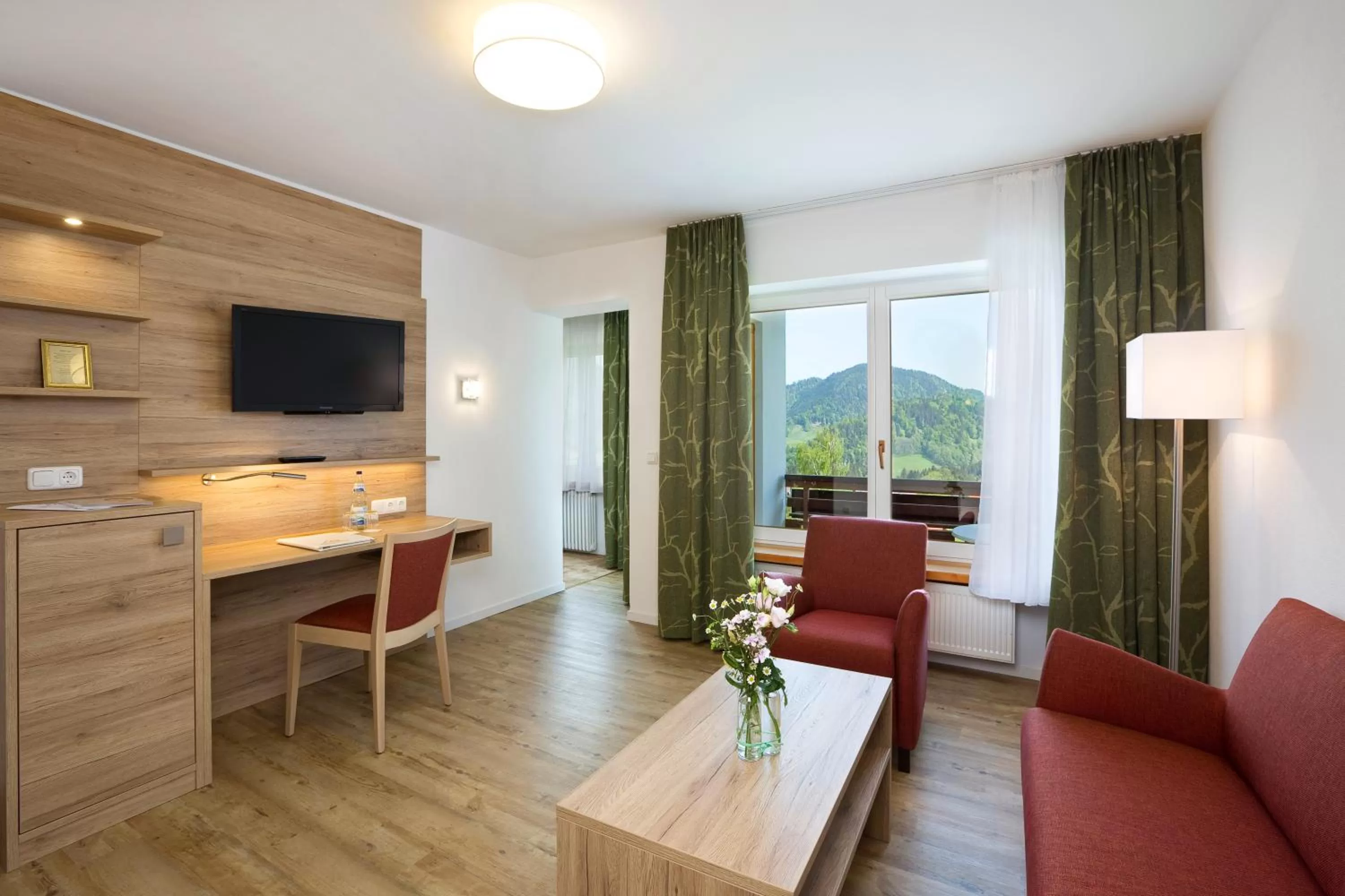 Living room, TV/Entertainment Center in Ringhotel Nebelhornblick