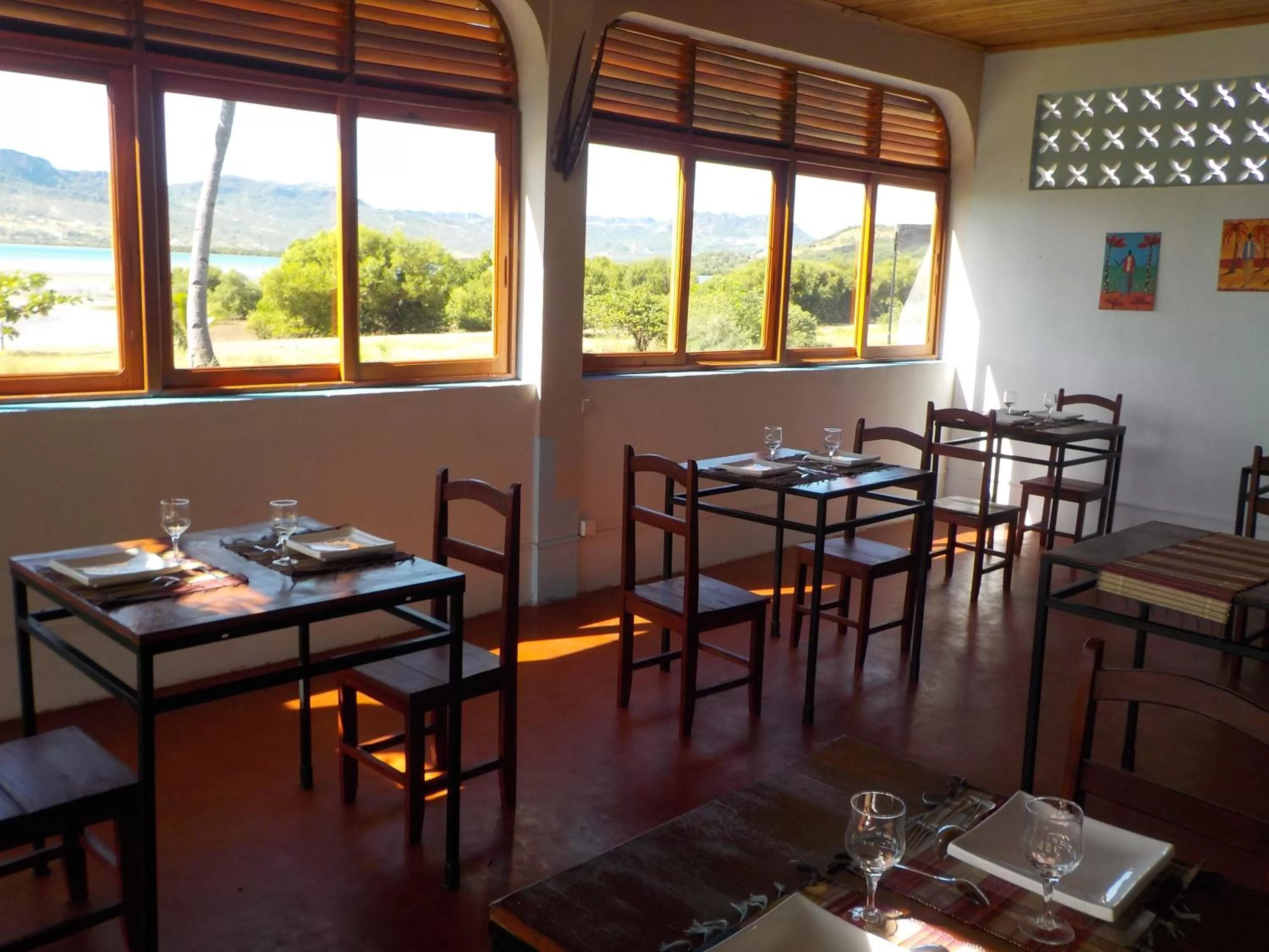 Restaurant/Places to Eat in SANJEELA-PLAGE COCO