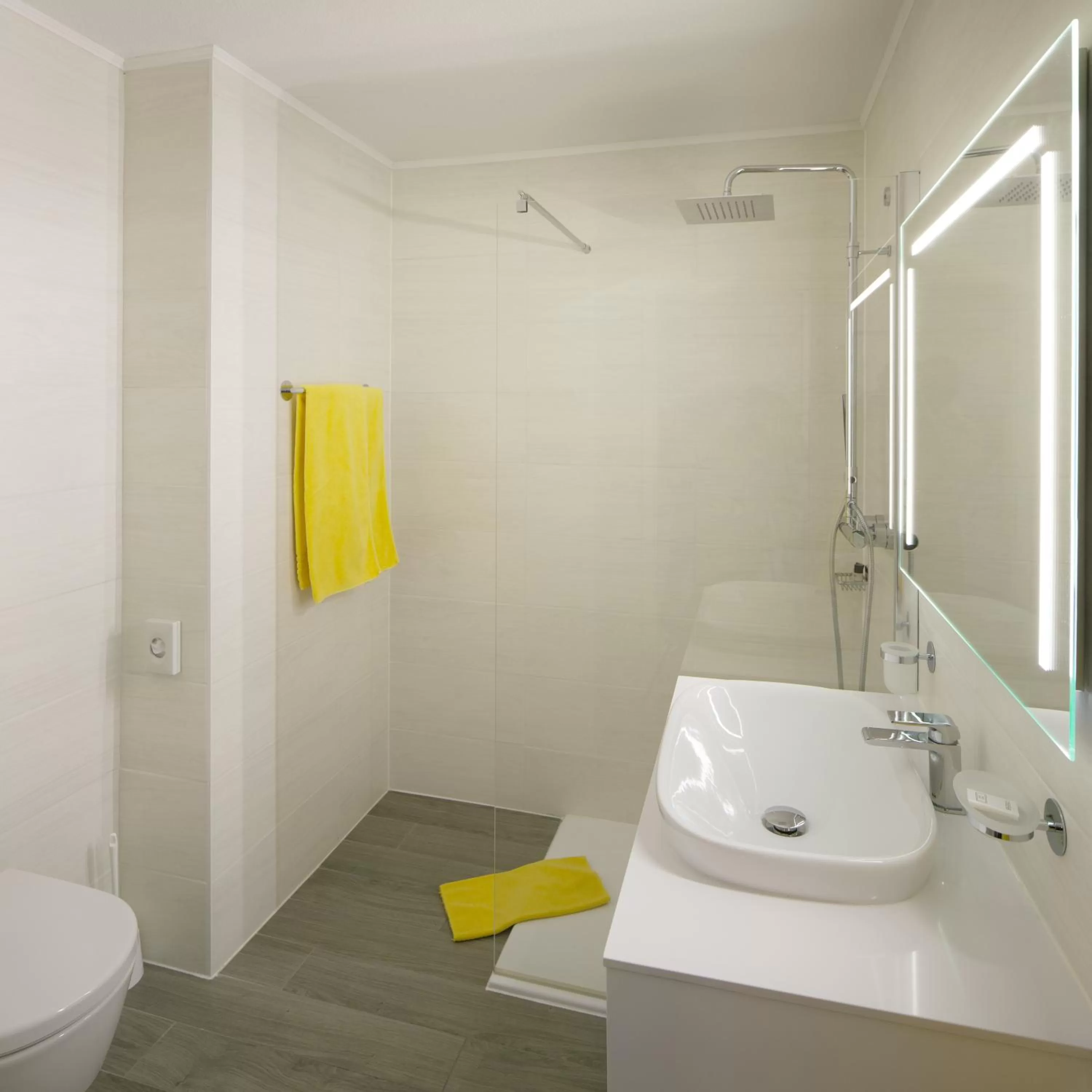 Bathroom in Aparthotel Al Lago