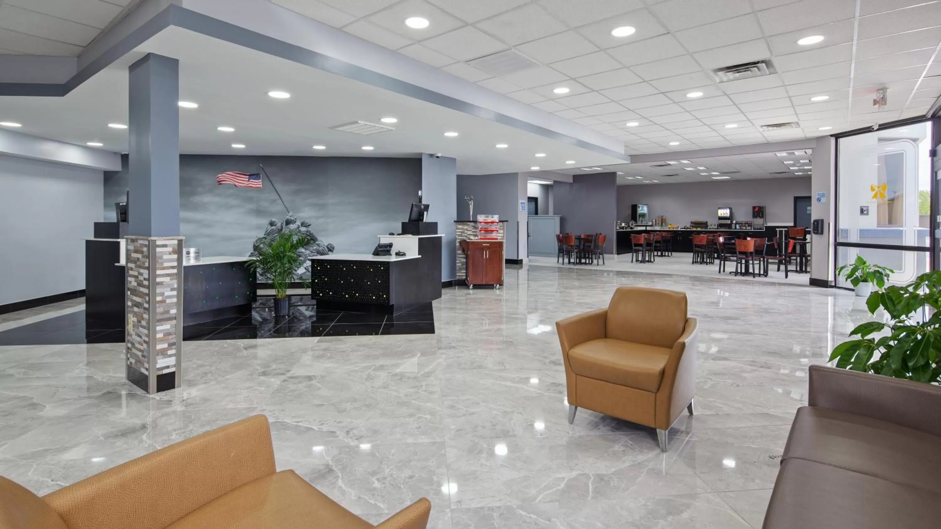 Lobby or reception in Clarion Pointe Jacksonville near Camp Lejeune