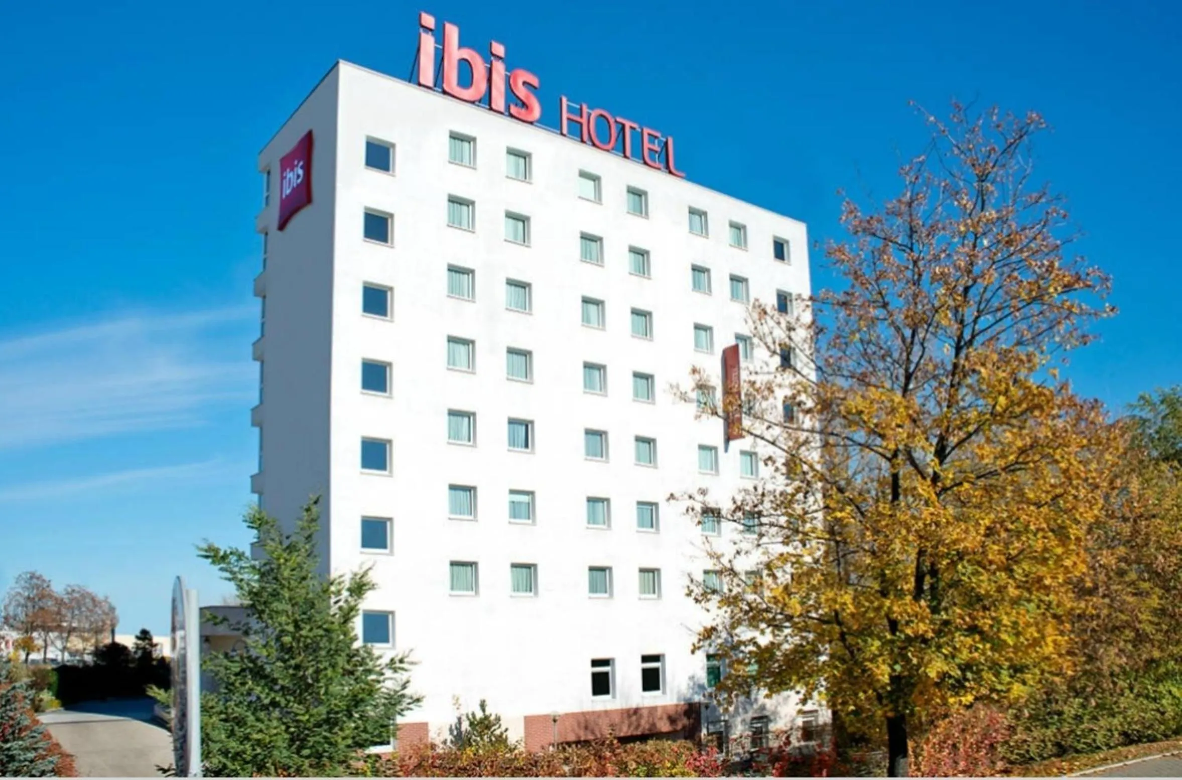 Facade/entrance in Ibis Warszawa Ostrobramska