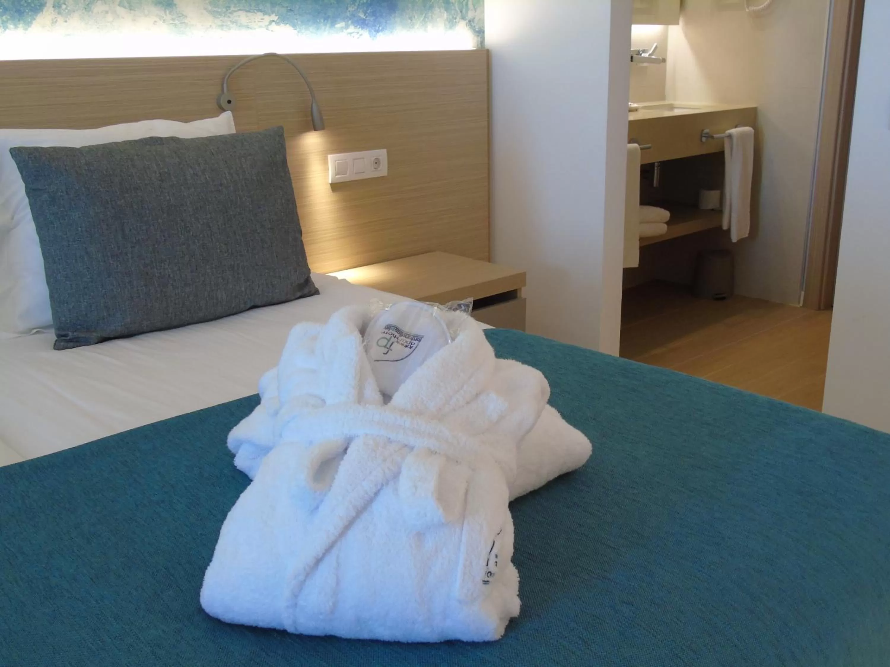 Decorative detail, Bed in Aparthotel Fontanellas Playa