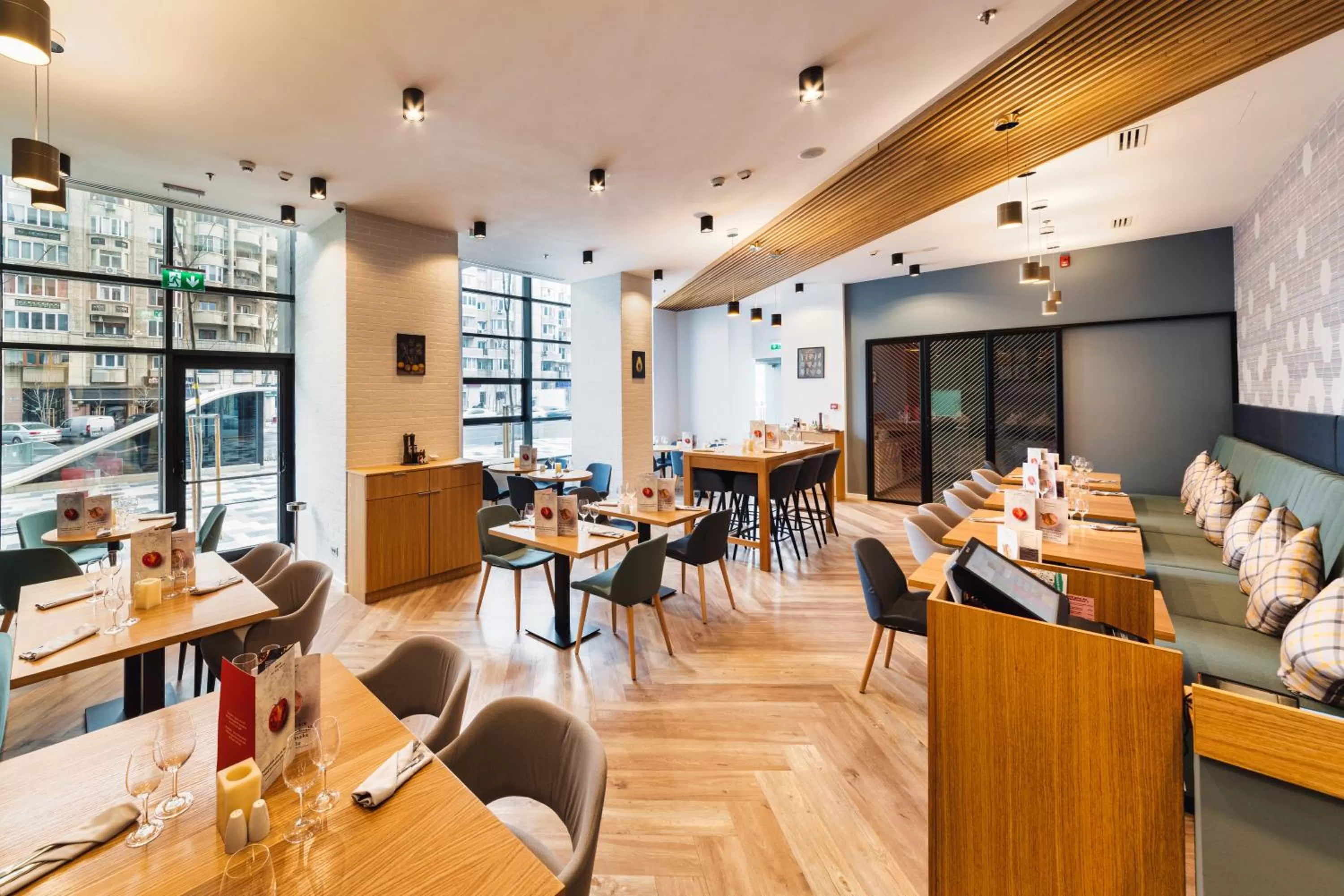 Restaurant/places to eat in Holiday Inn Bucharest - Times by IHG