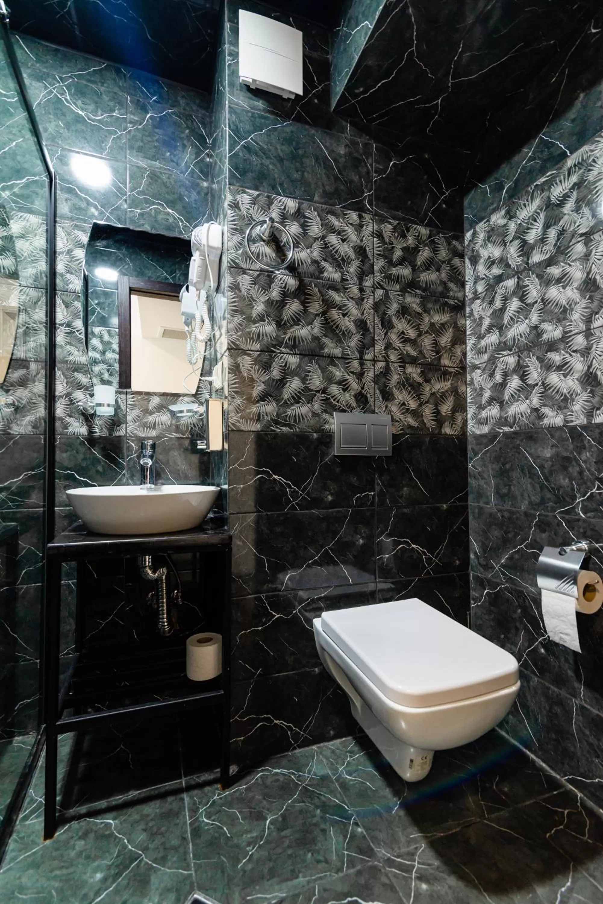 Bathroom in Royal Plaza Hotel