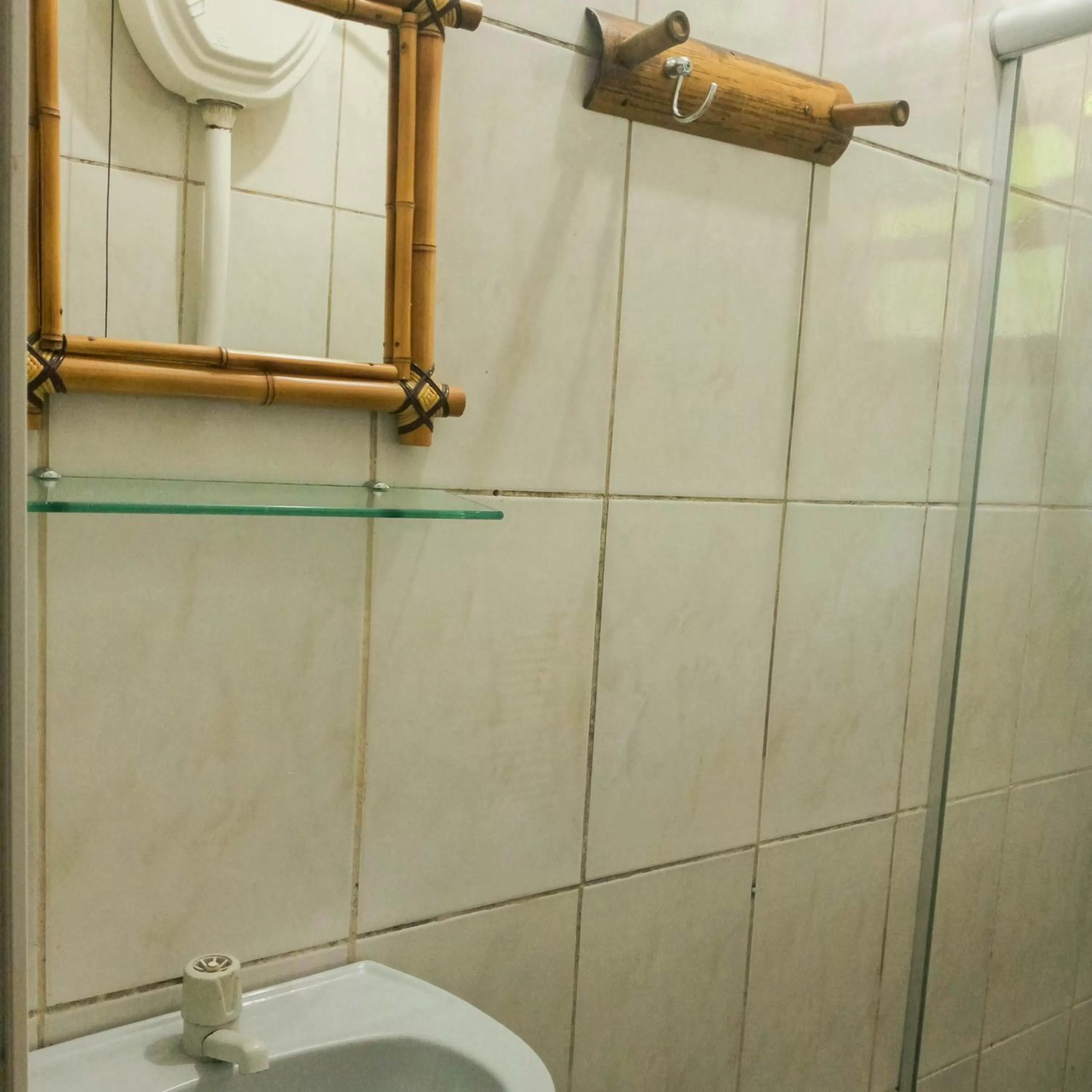 Bathroom in Pousada e Hostel Marthi